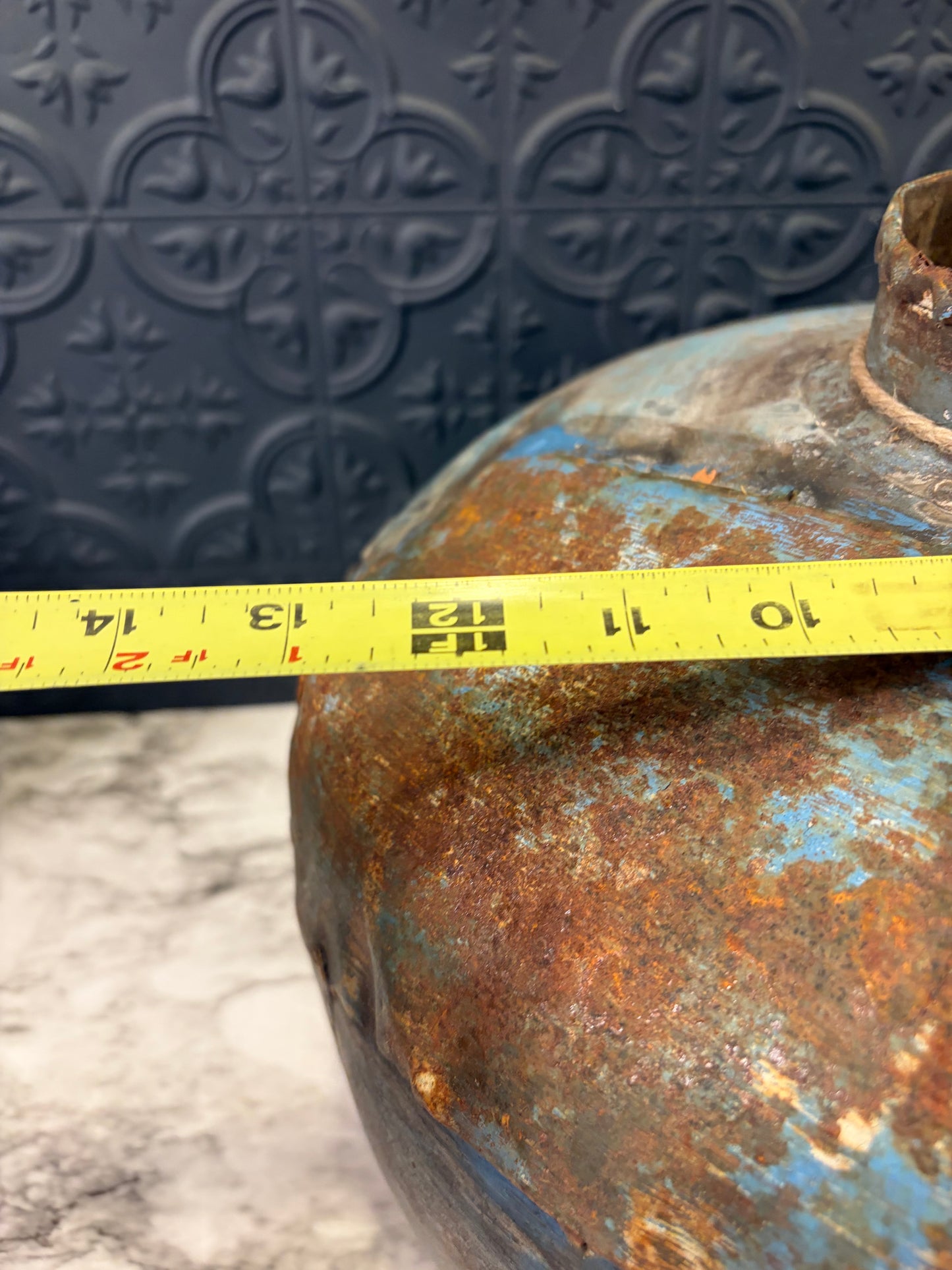 Round Metal Pot Blue Distress