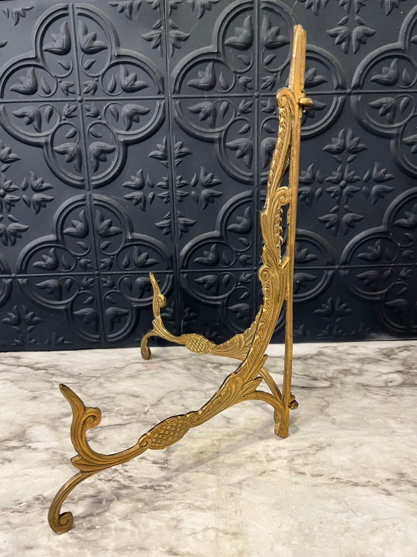 Ornate Hinged Brass Easel 10"