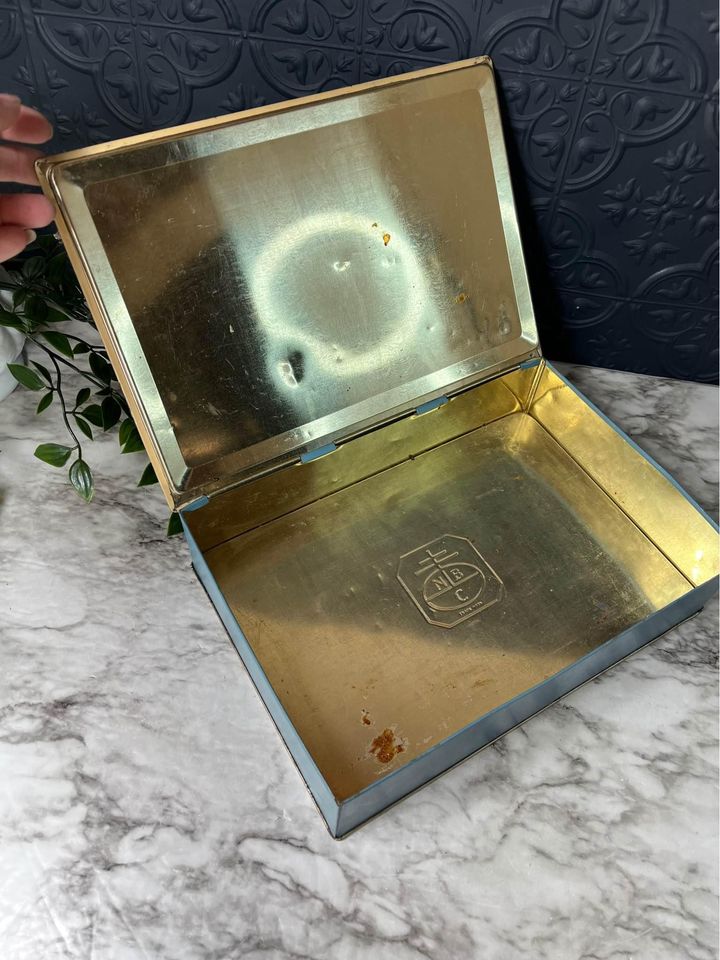 Nabisco Blue cookie tin