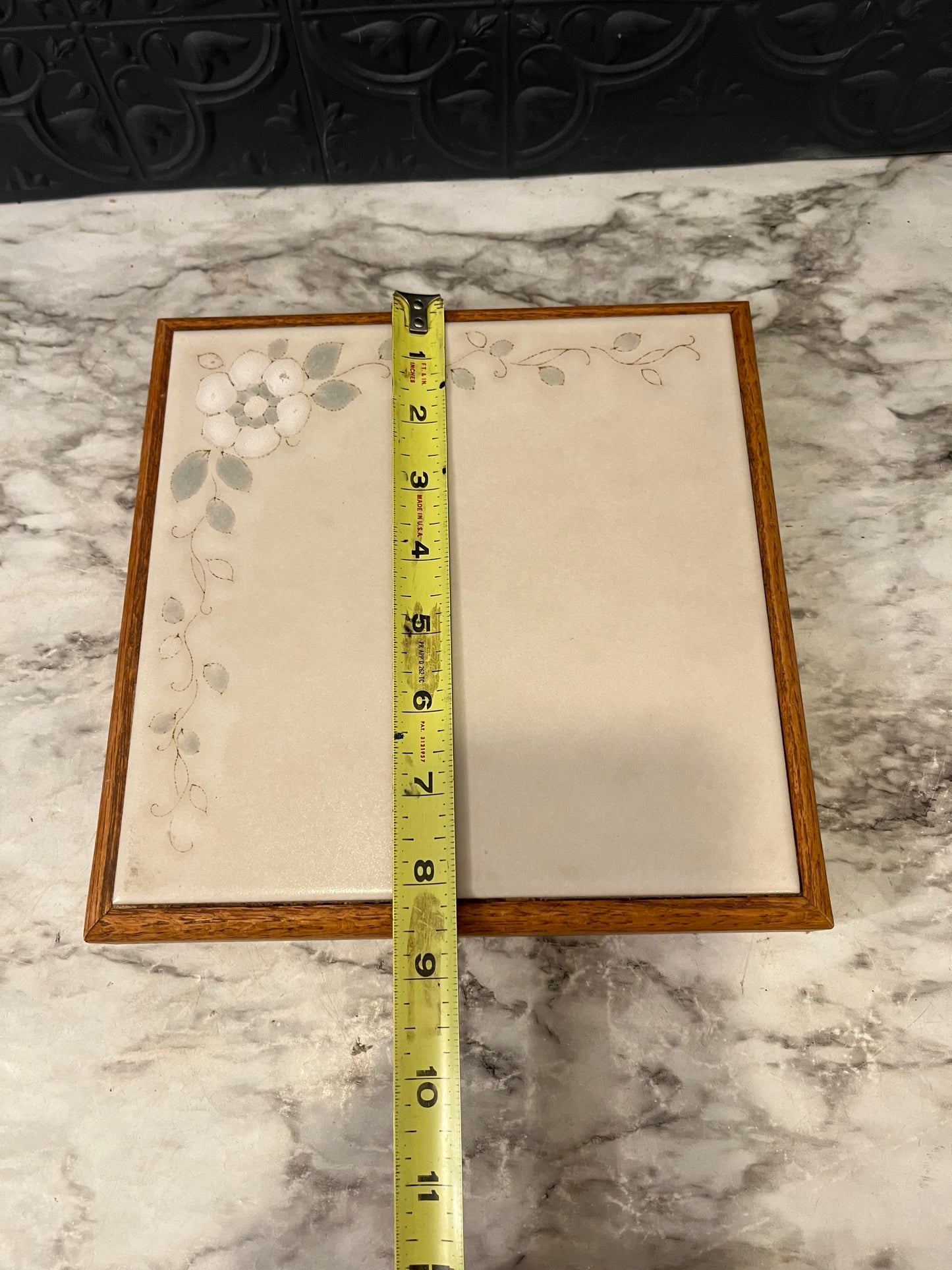 Tile Trivet with White Daisy