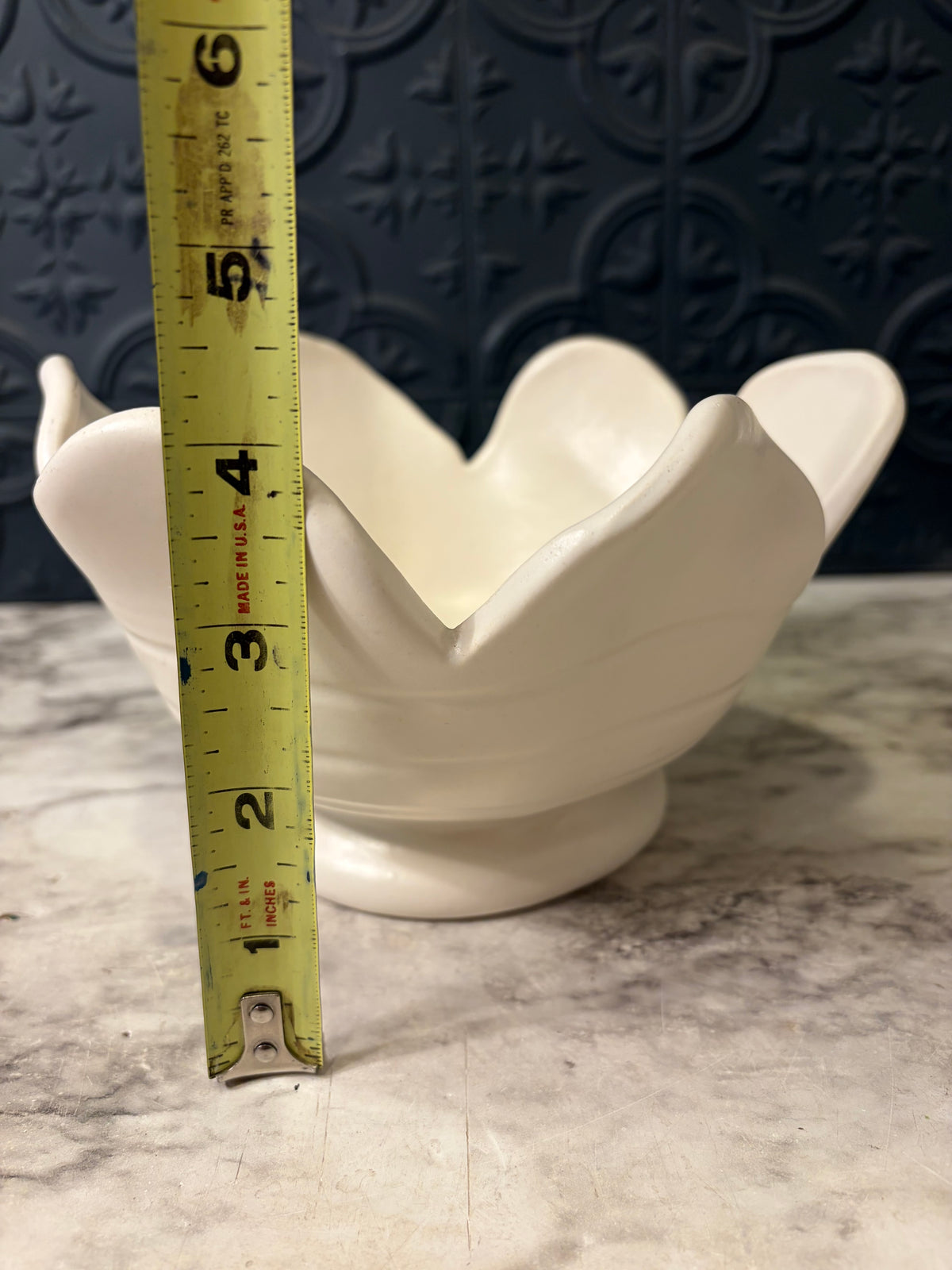 White Flower Shape Pottery Bowl