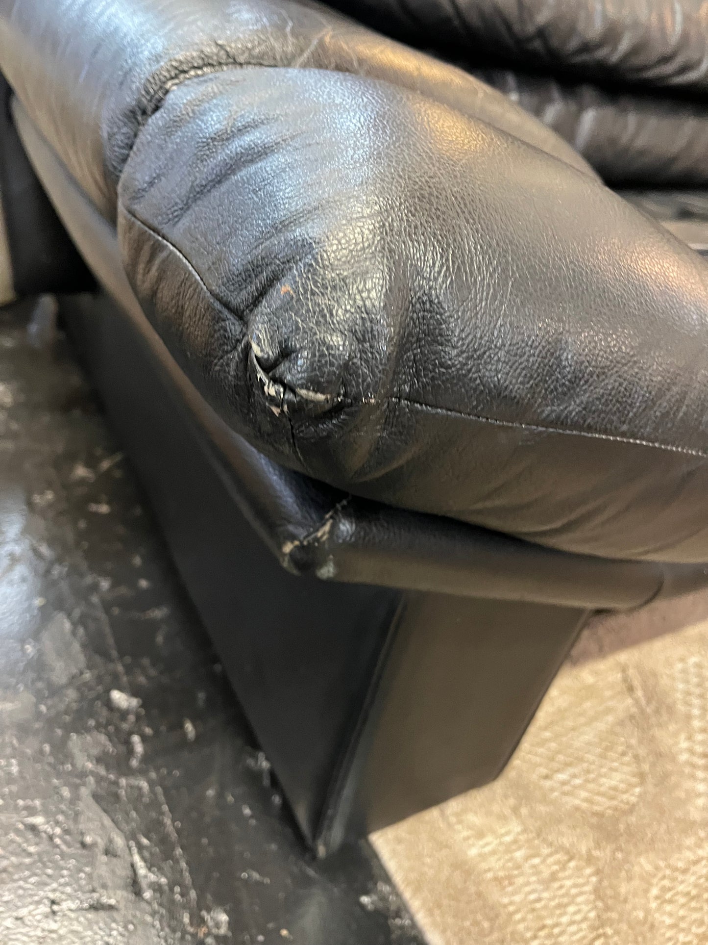 Black Leather Post Modern Nicoletti Style Sofa