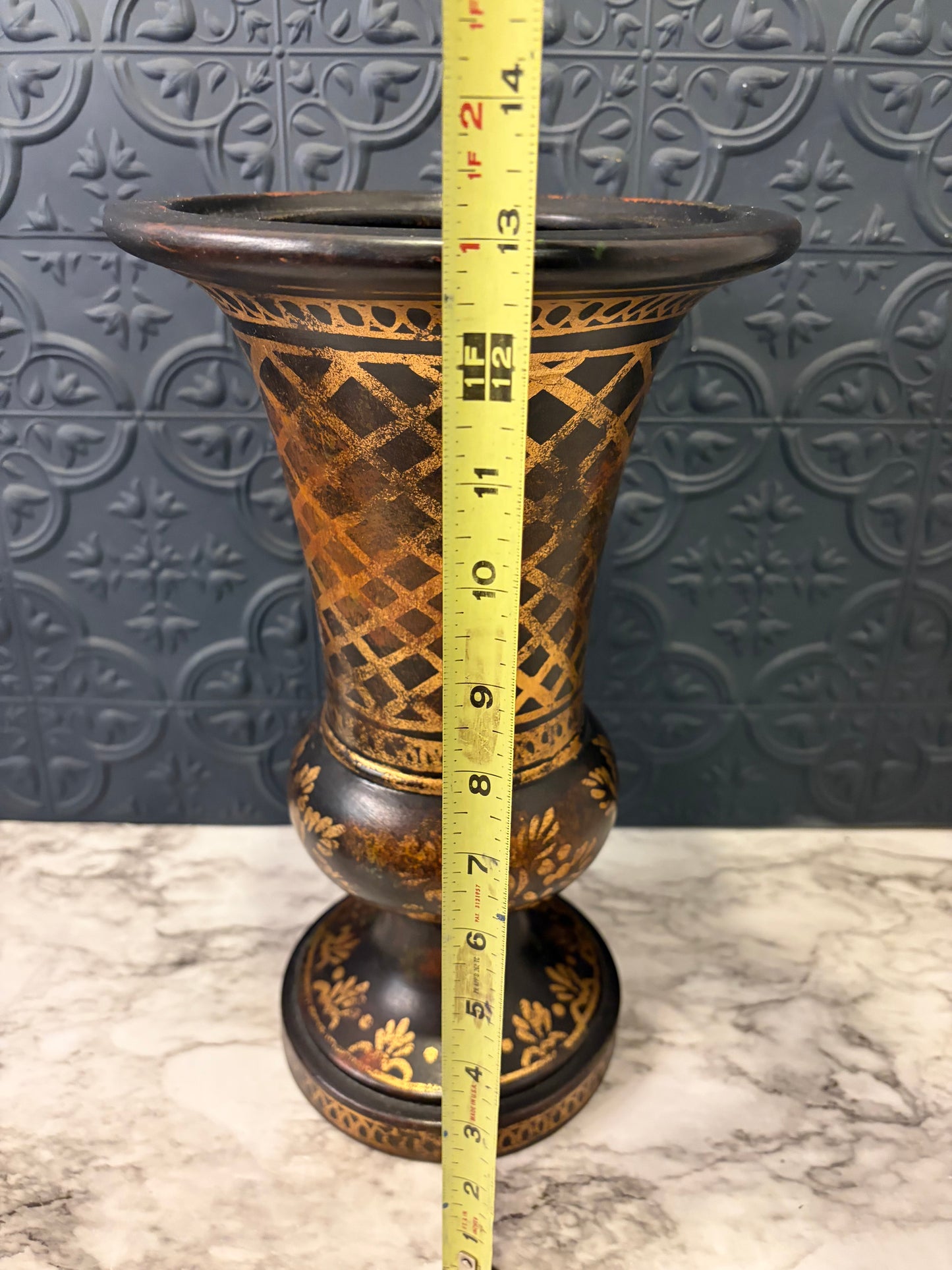 Black and Gold Tall Trophy Planter
