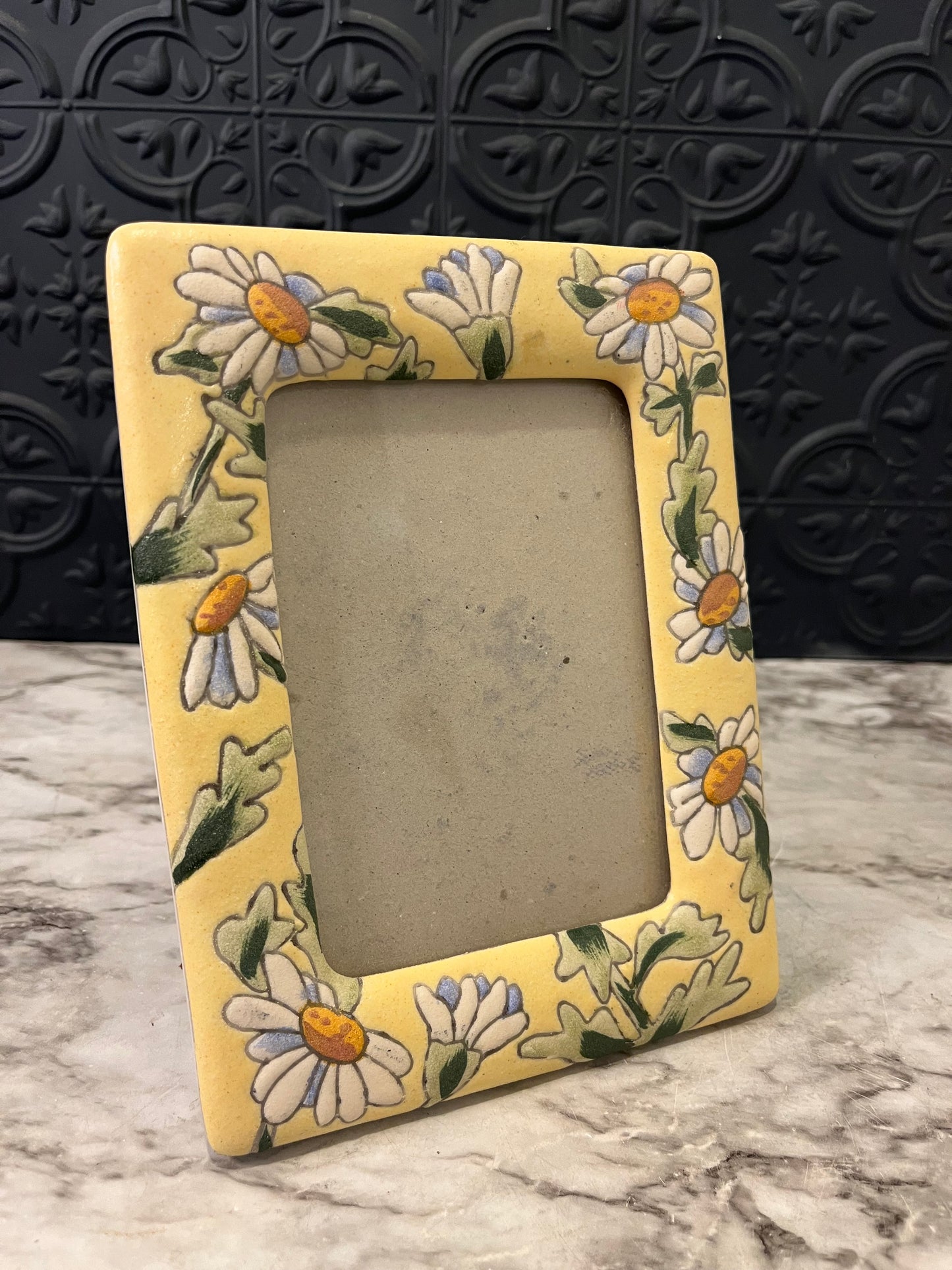 Ceramic Daisy frame