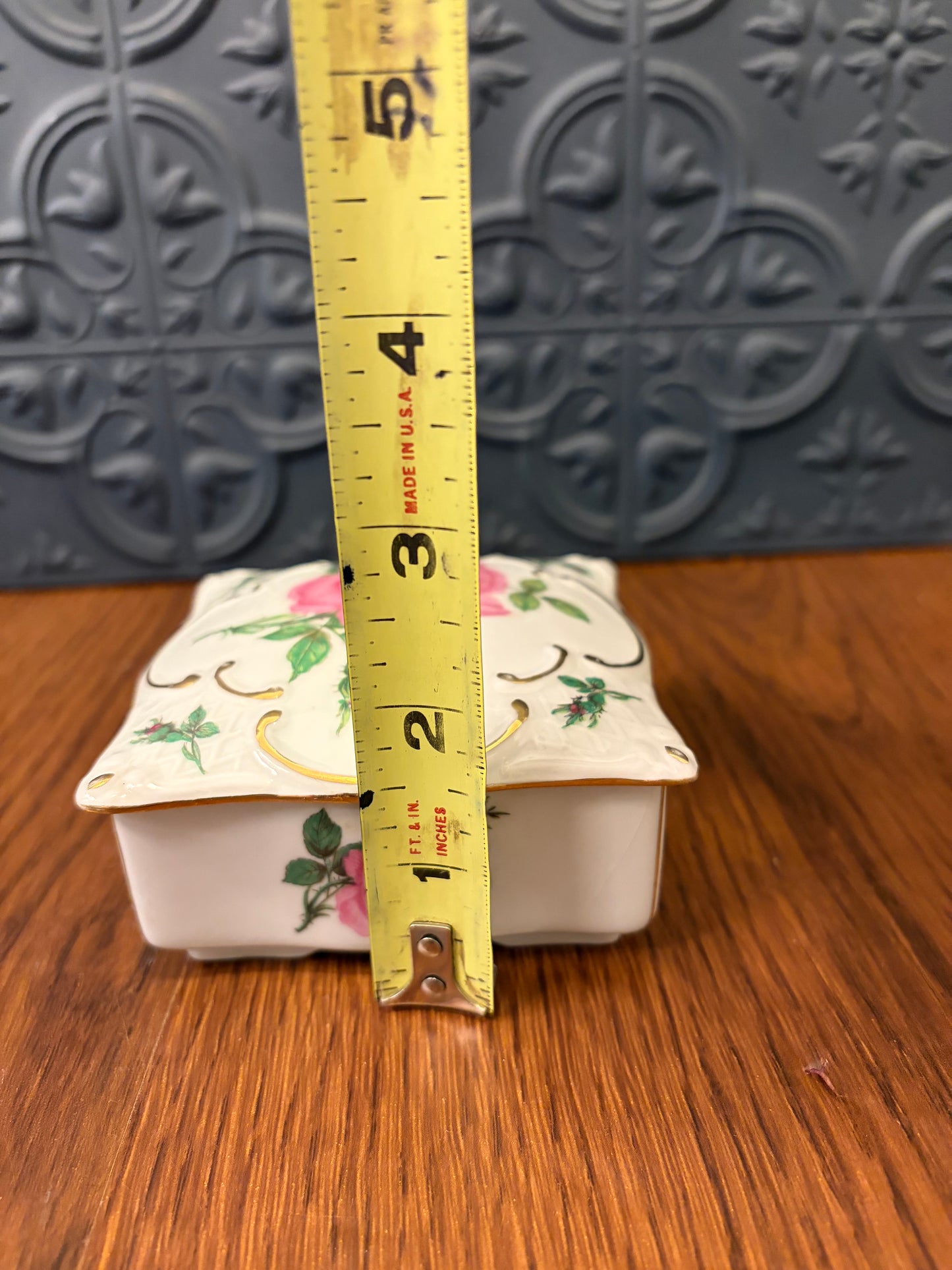 JapaneseTrinket box with Rose