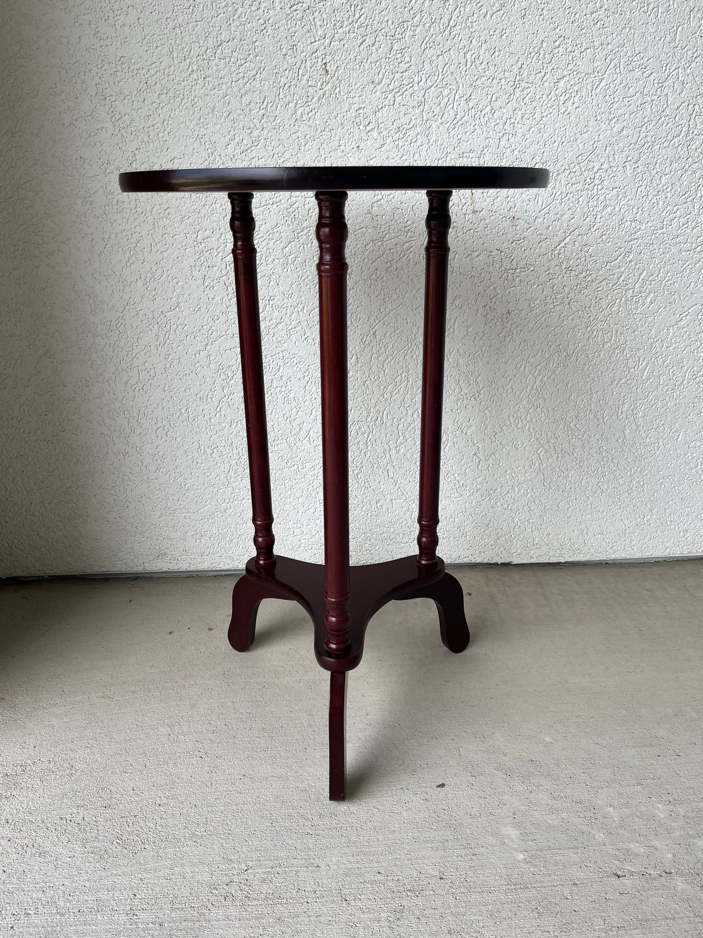 Small Wood Round Table Cherry Color