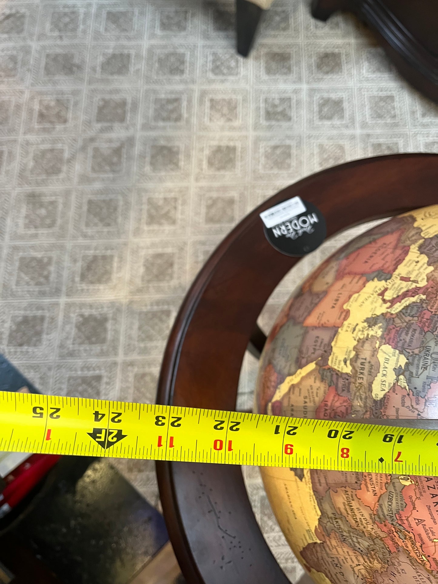 Crams World standing globe lamp