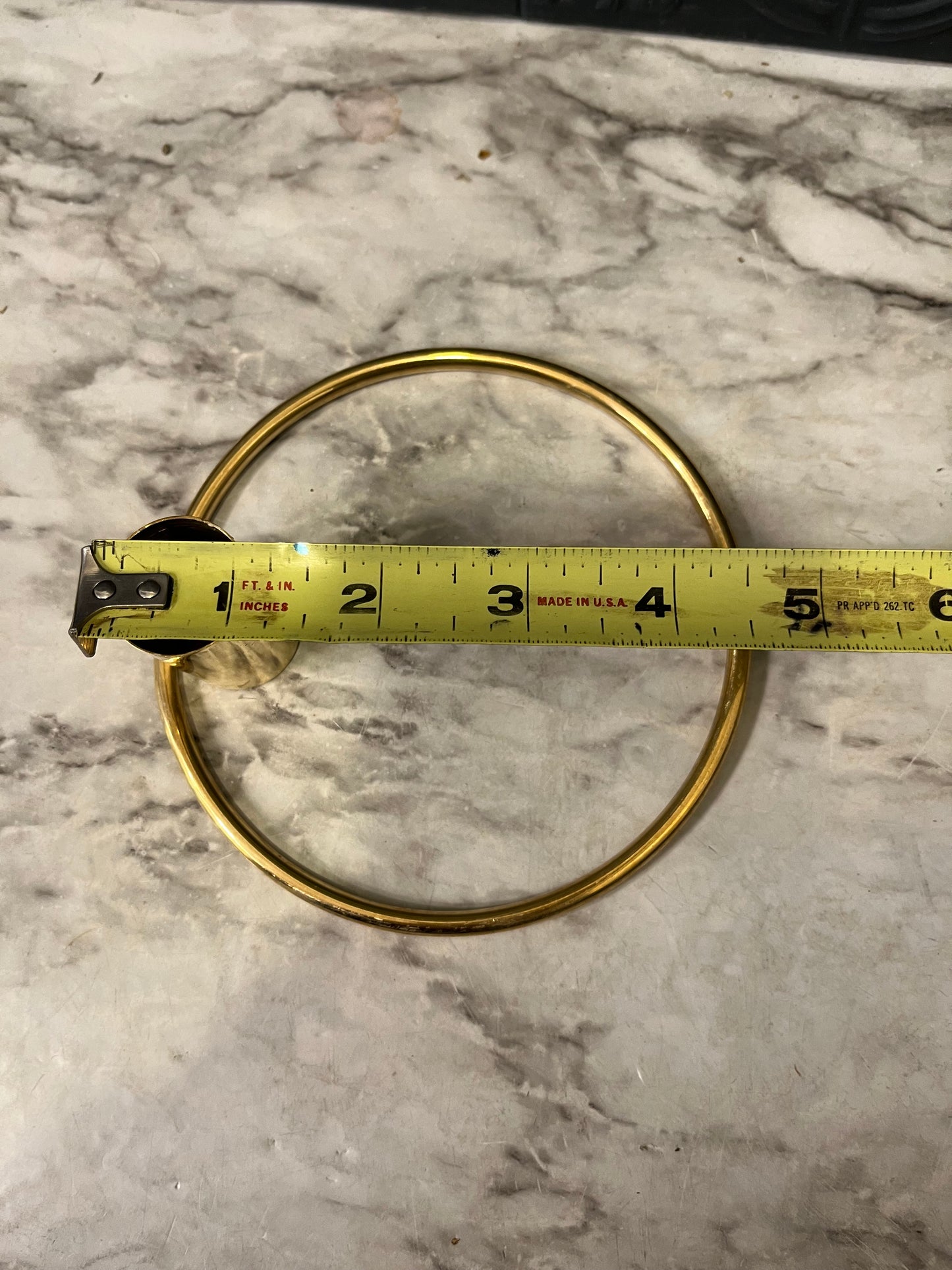 Metal Ring Candle Holder