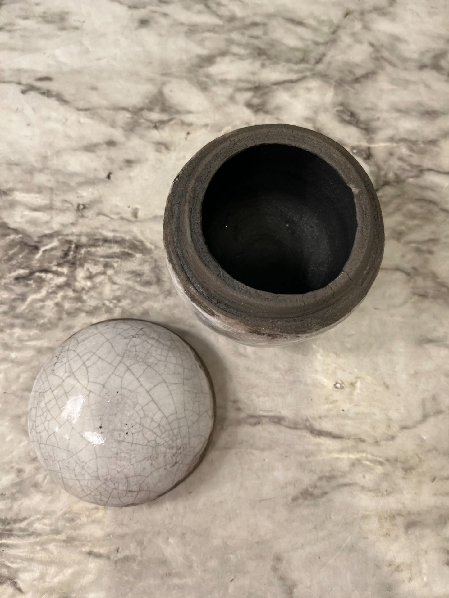 White Pottery Round jar with Lid