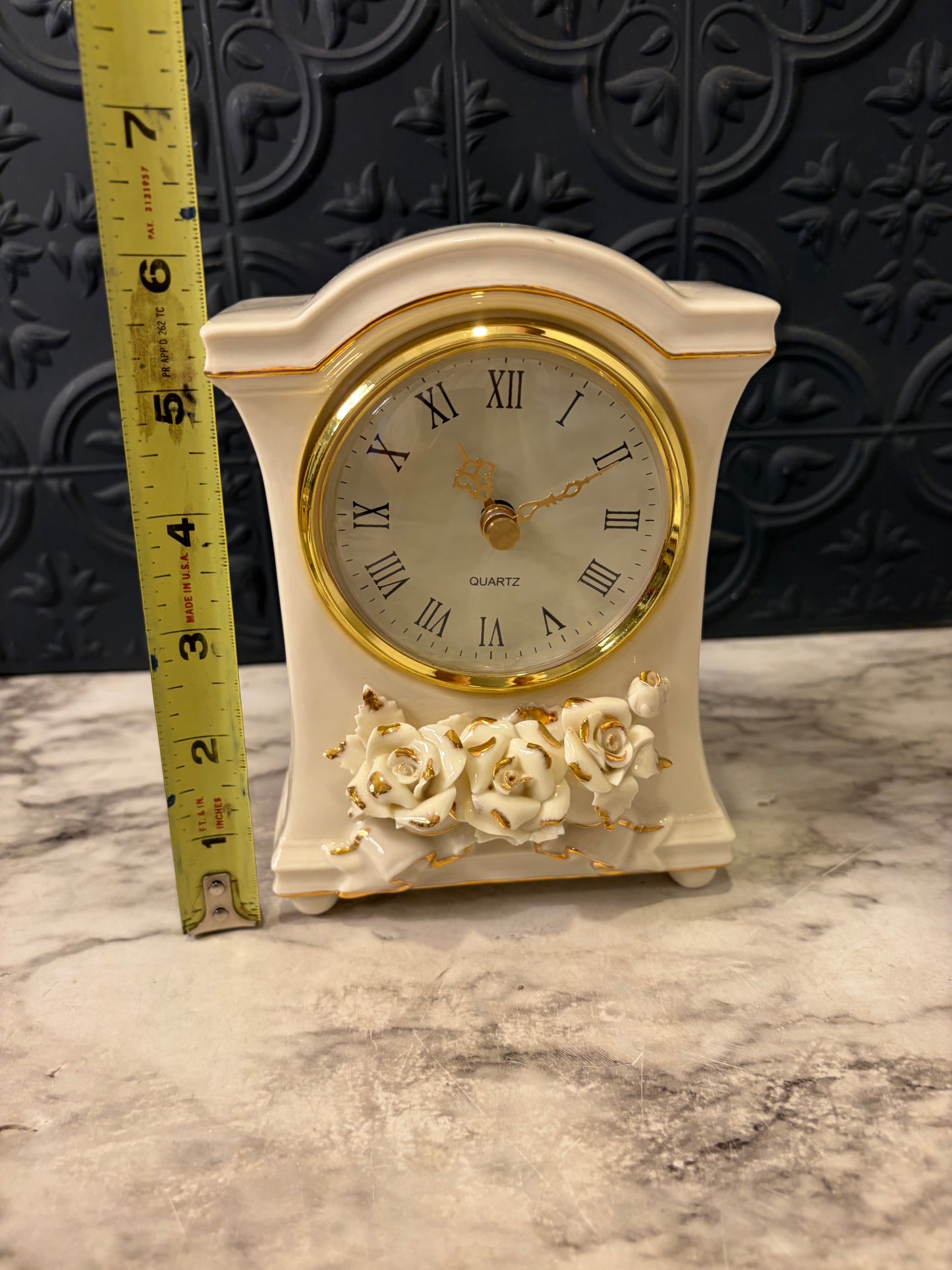 Avon Winter Rose Ivory Quart Clock