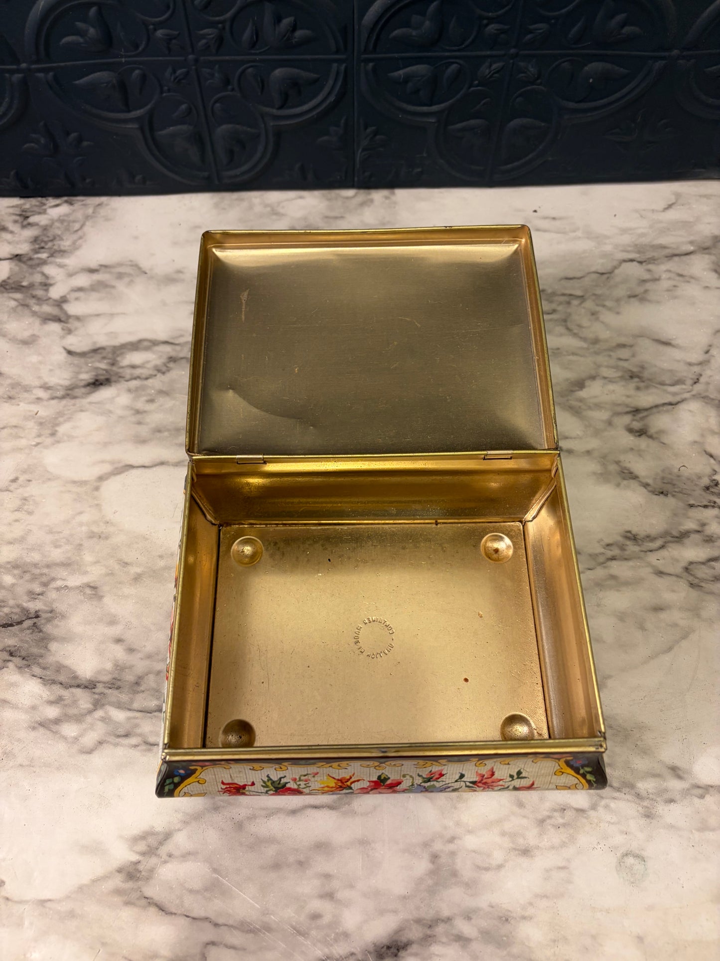 Floral Pattern Biscut Tin