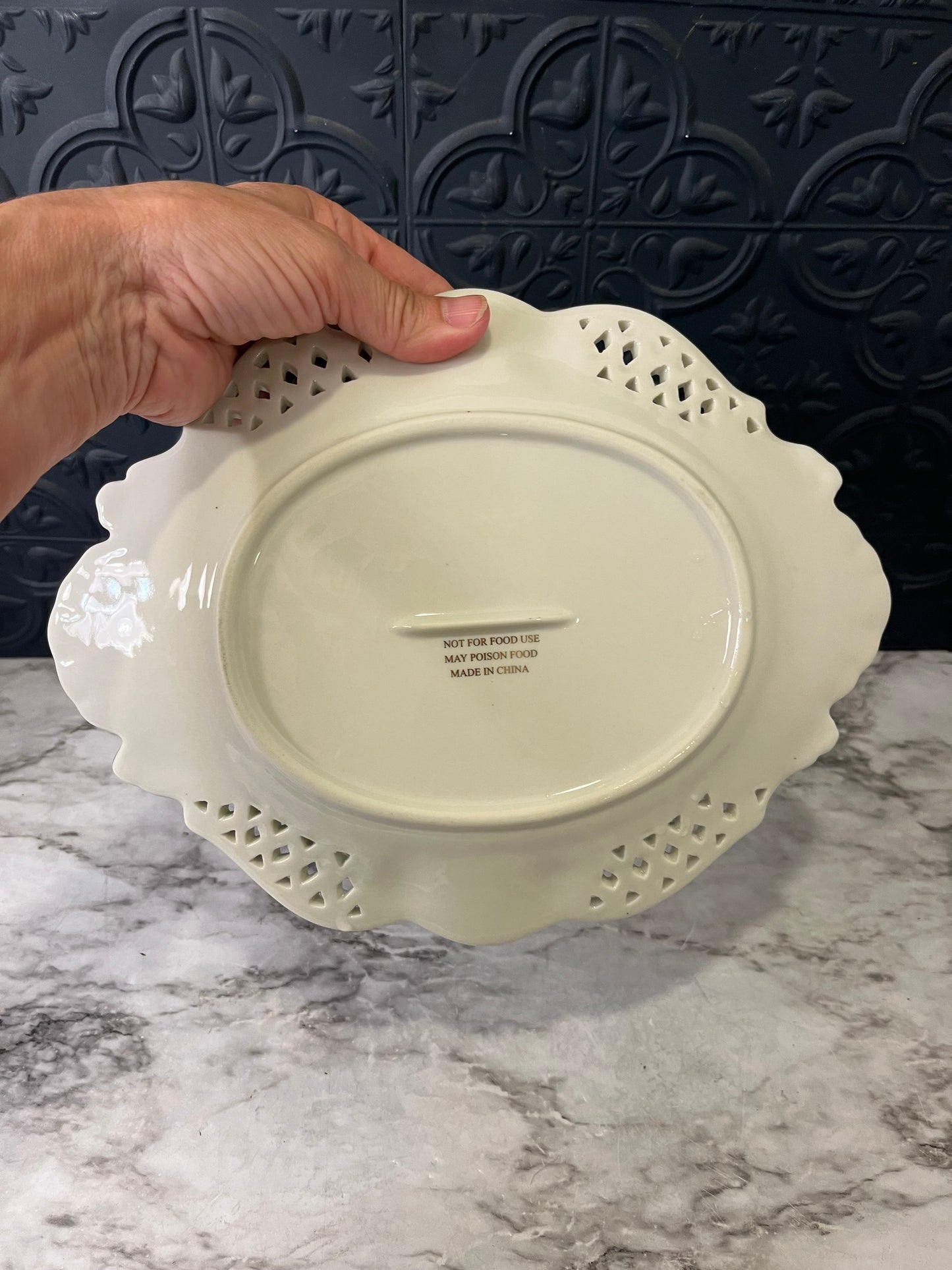 Oval Victorian Rose Tray with Lace design