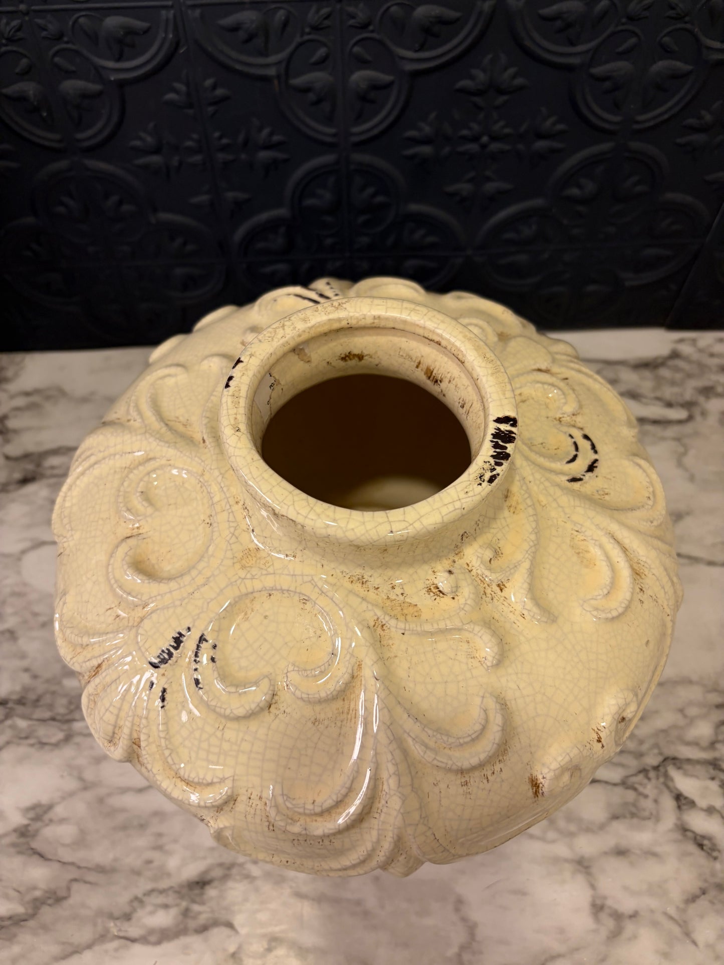 Cream Crackle Wide Vase with Leaf Motif