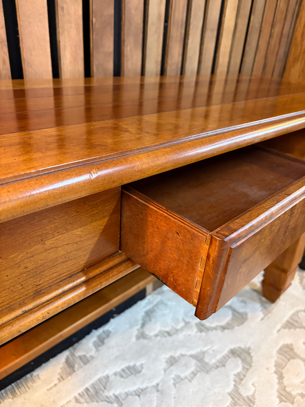 Hammary Wood Entry/Console Table