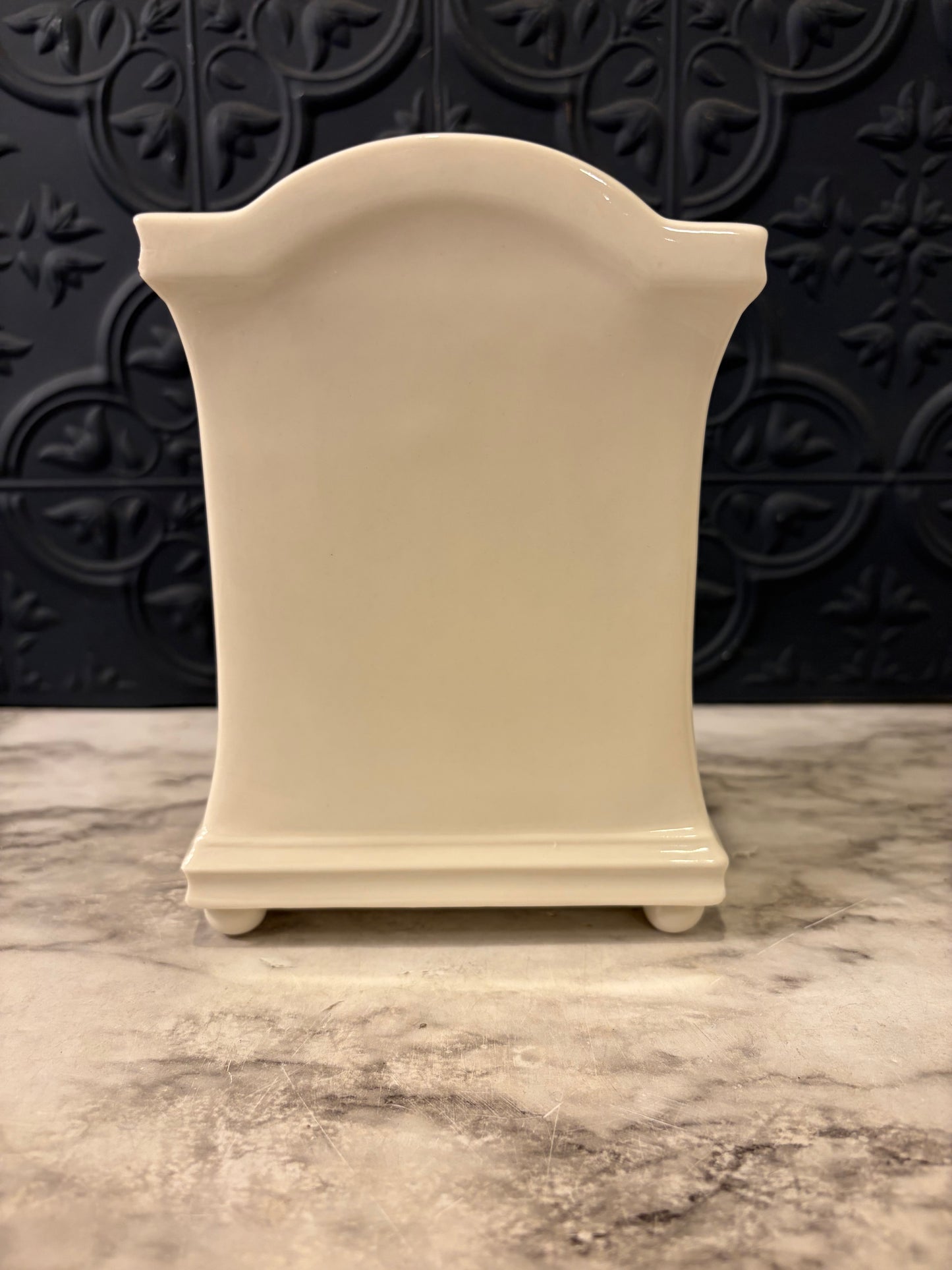 Avon Winter Rose Ivory Quart Clock