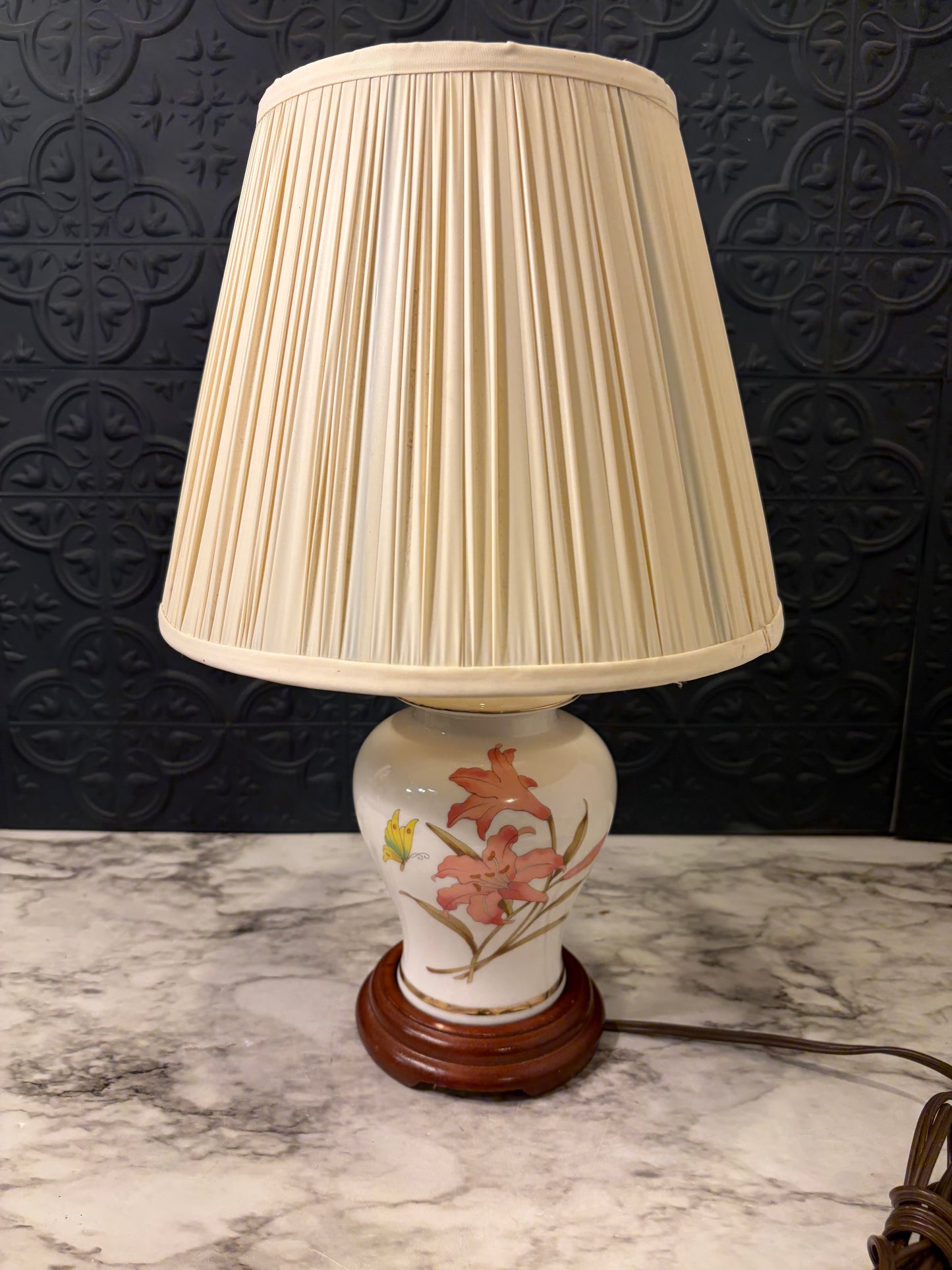 White Table Lamp with Pink Lillies