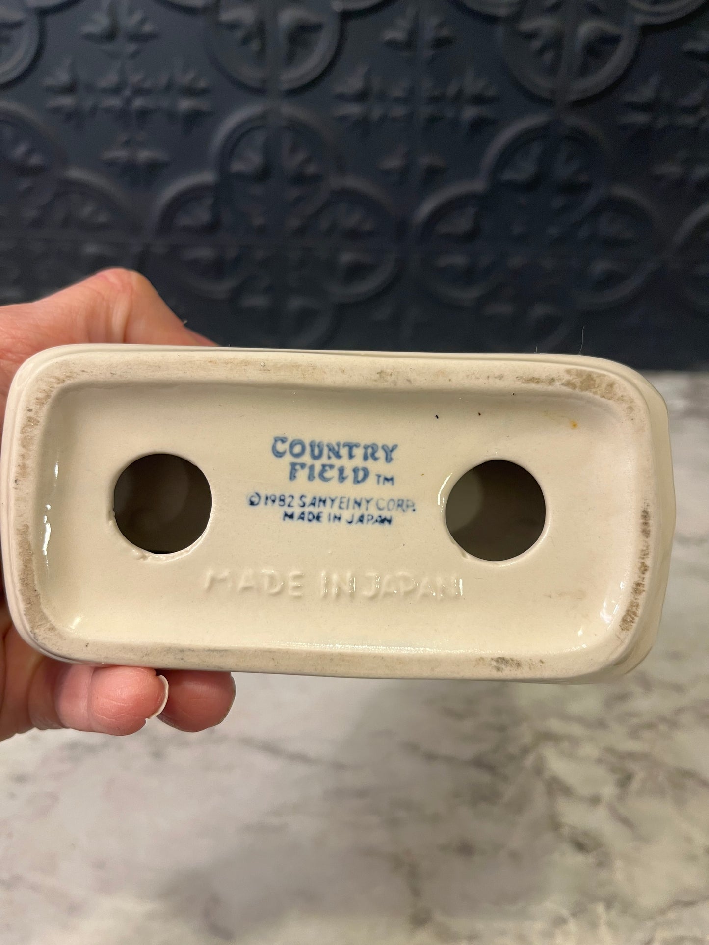 Country Field Blue and White Napkin Holder