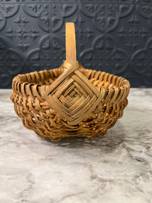 Small Wicker Egg Basket with Diamond Design