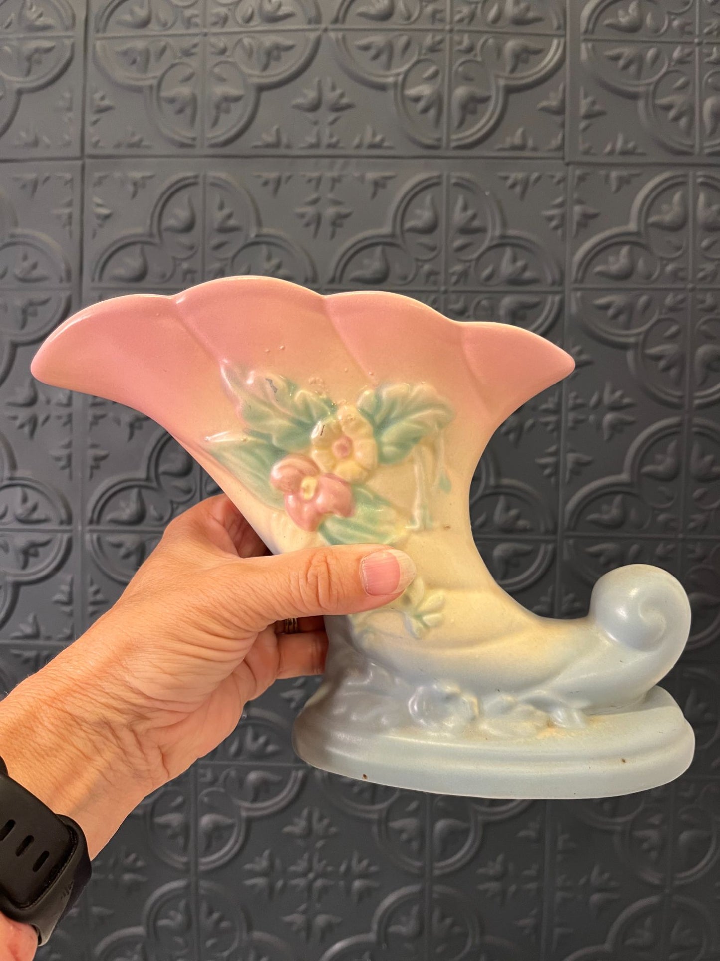 Hull Pastel trumpet vase