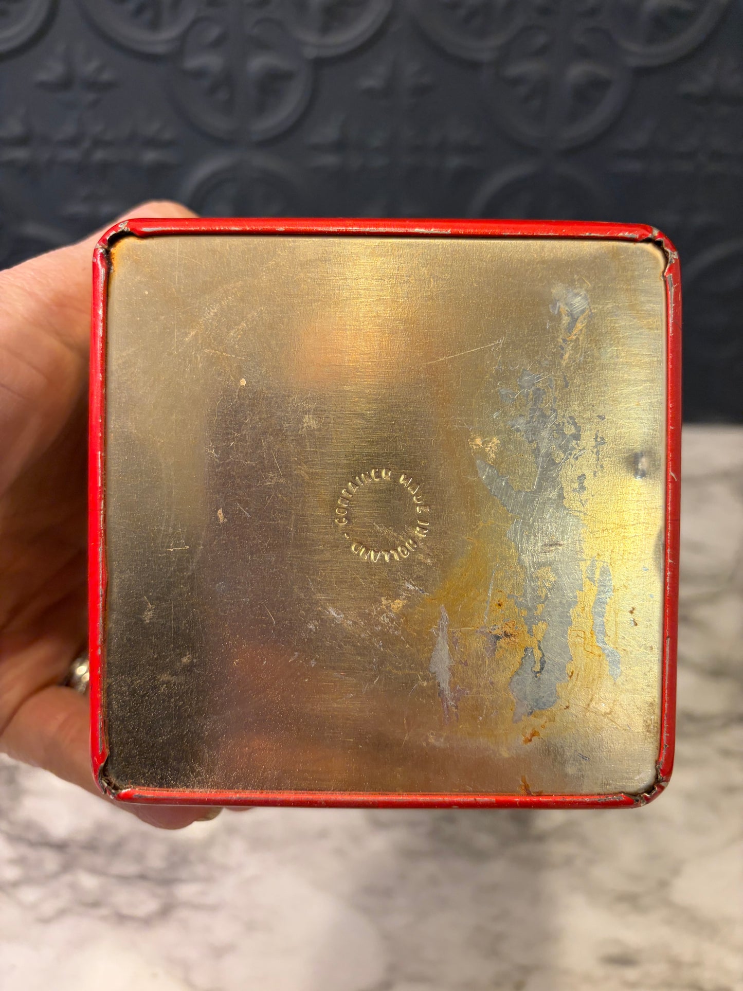 Cubed Red and Gold Tea Tin