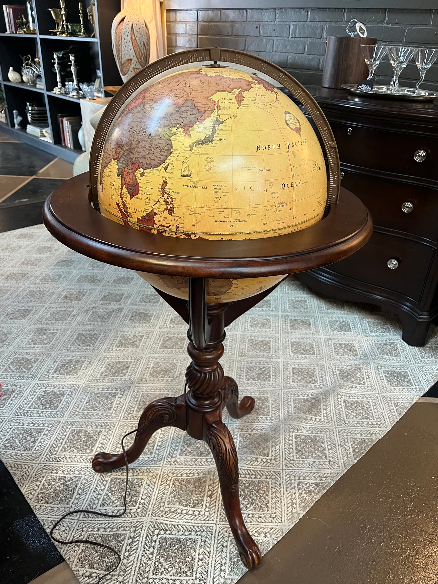 Crams World standing globe lamp