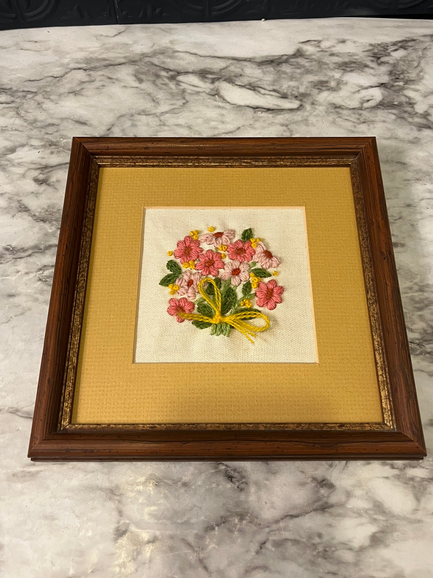 Daisy Framed Crewel