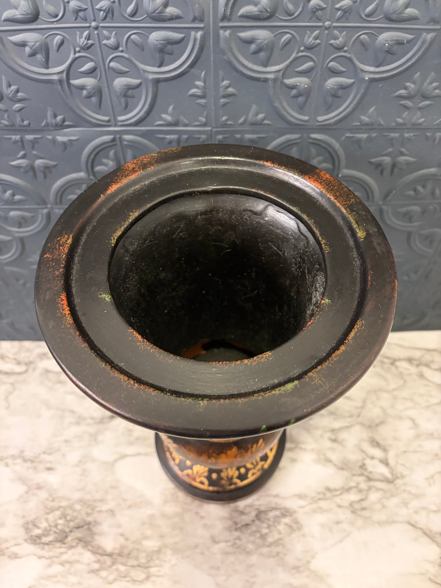 Black and Gold Tall Trophy Planter