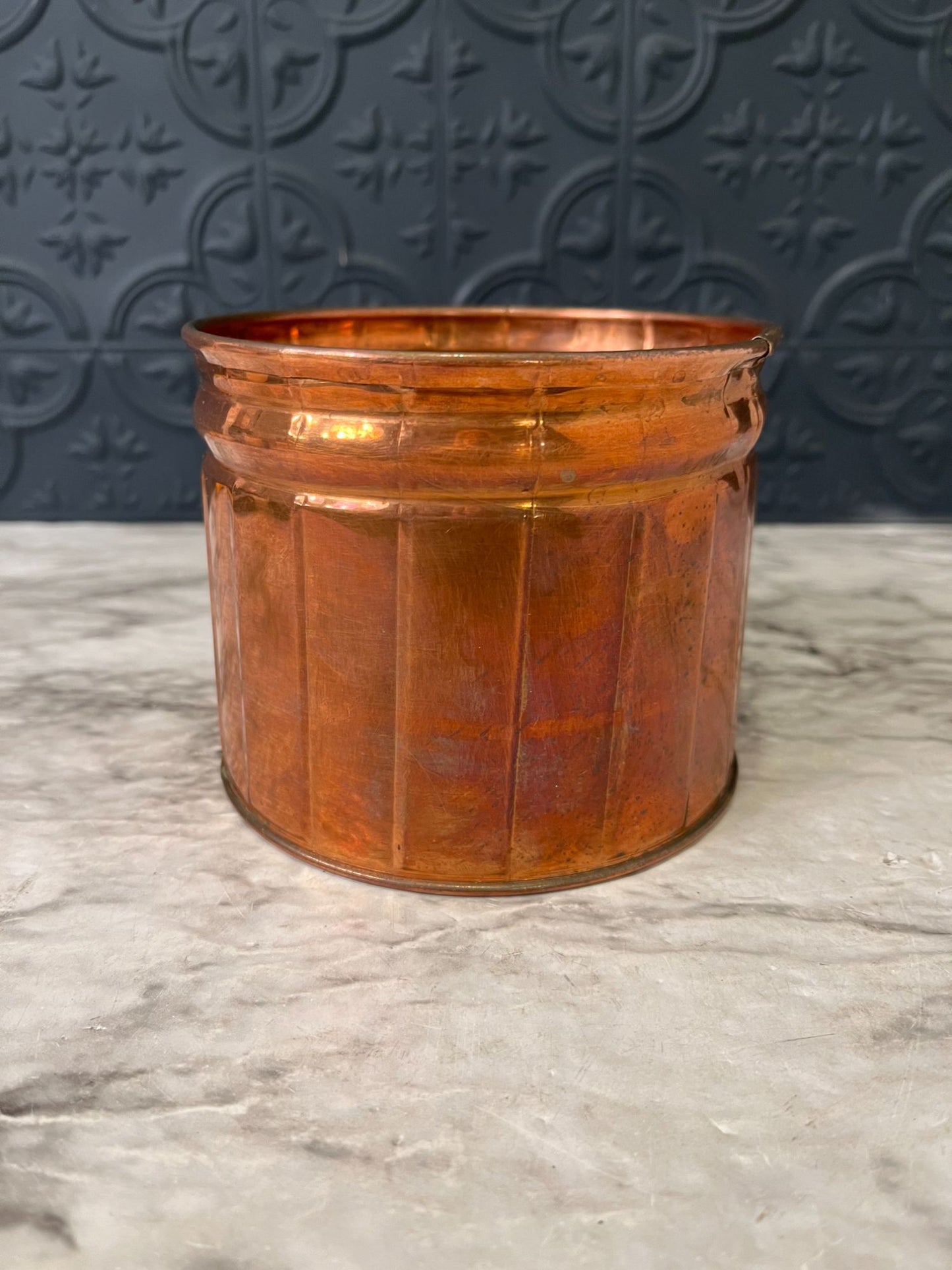 Round copper pot