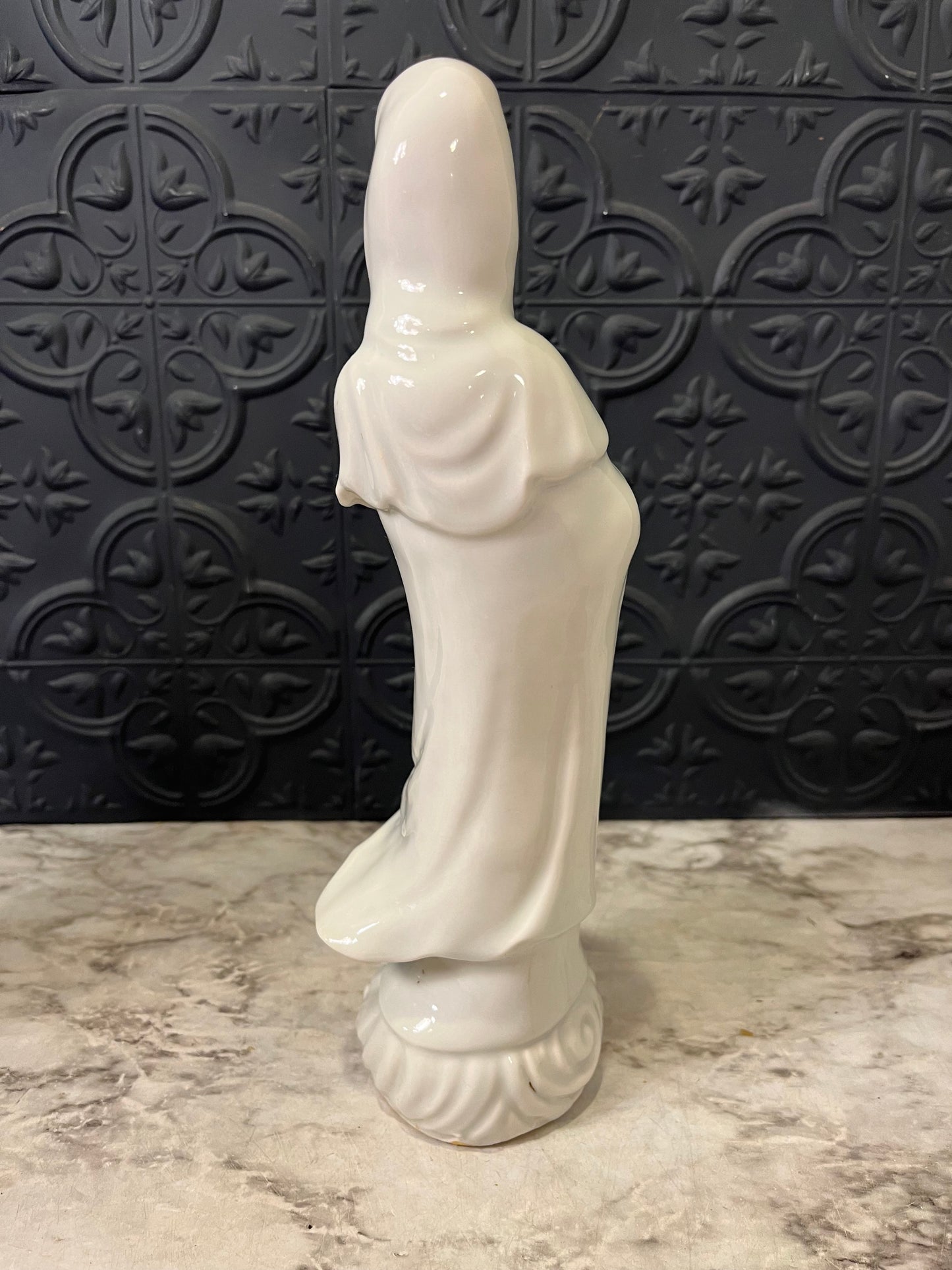 Asian Porcelain Kuan Yin Figure