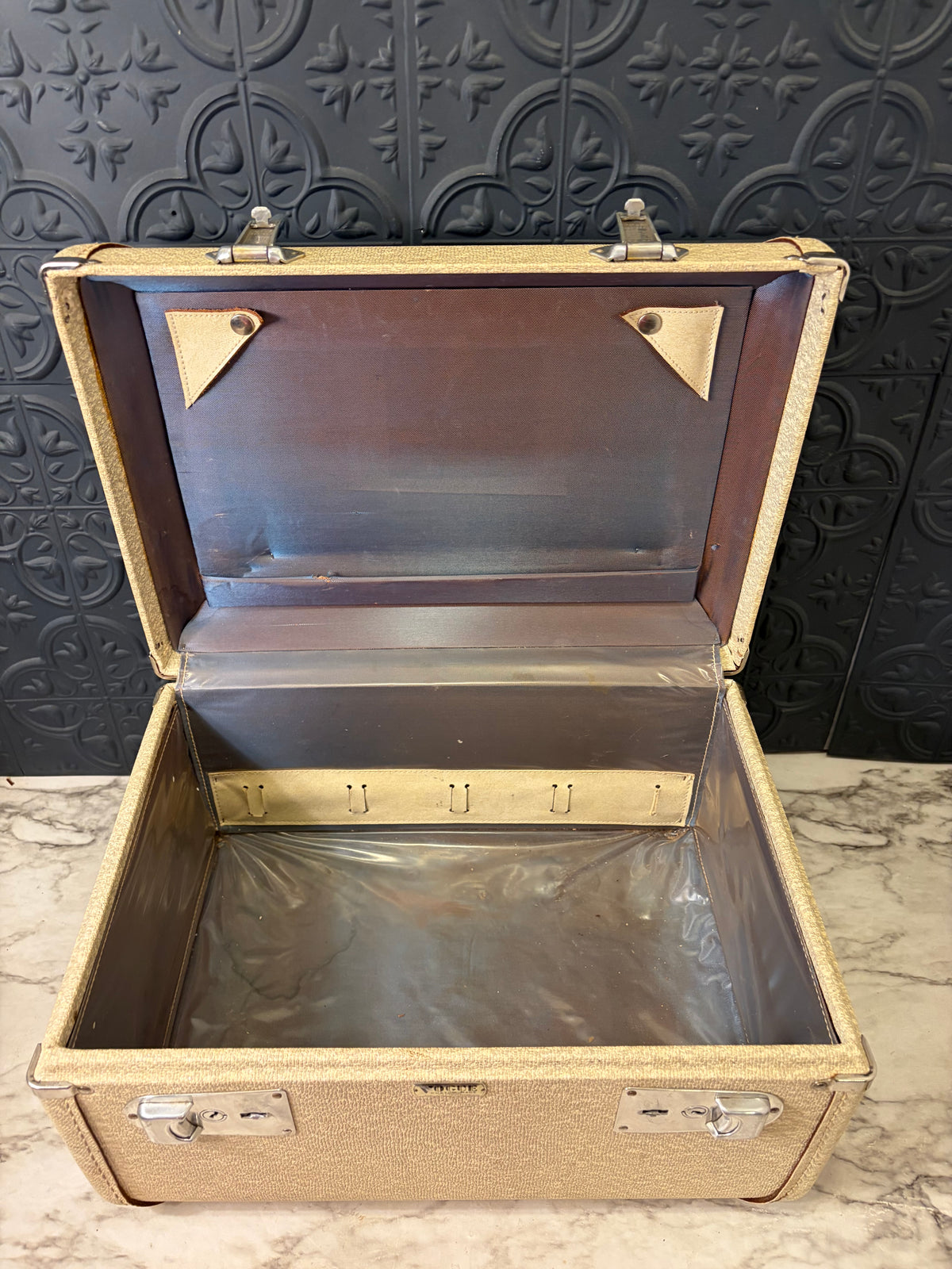 Vogue Cream Travel Small Case