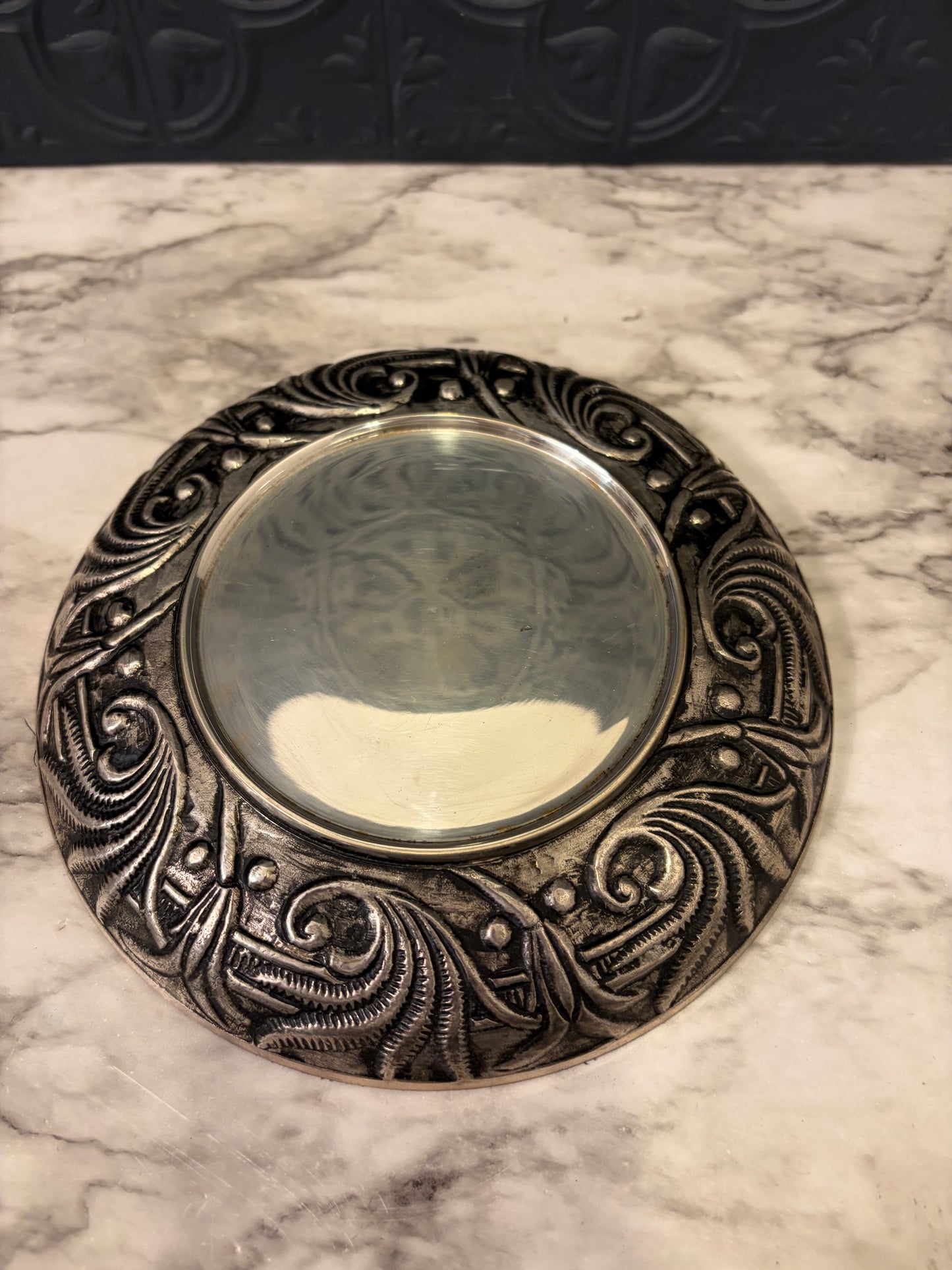 Round Detail Pewter Pedestal