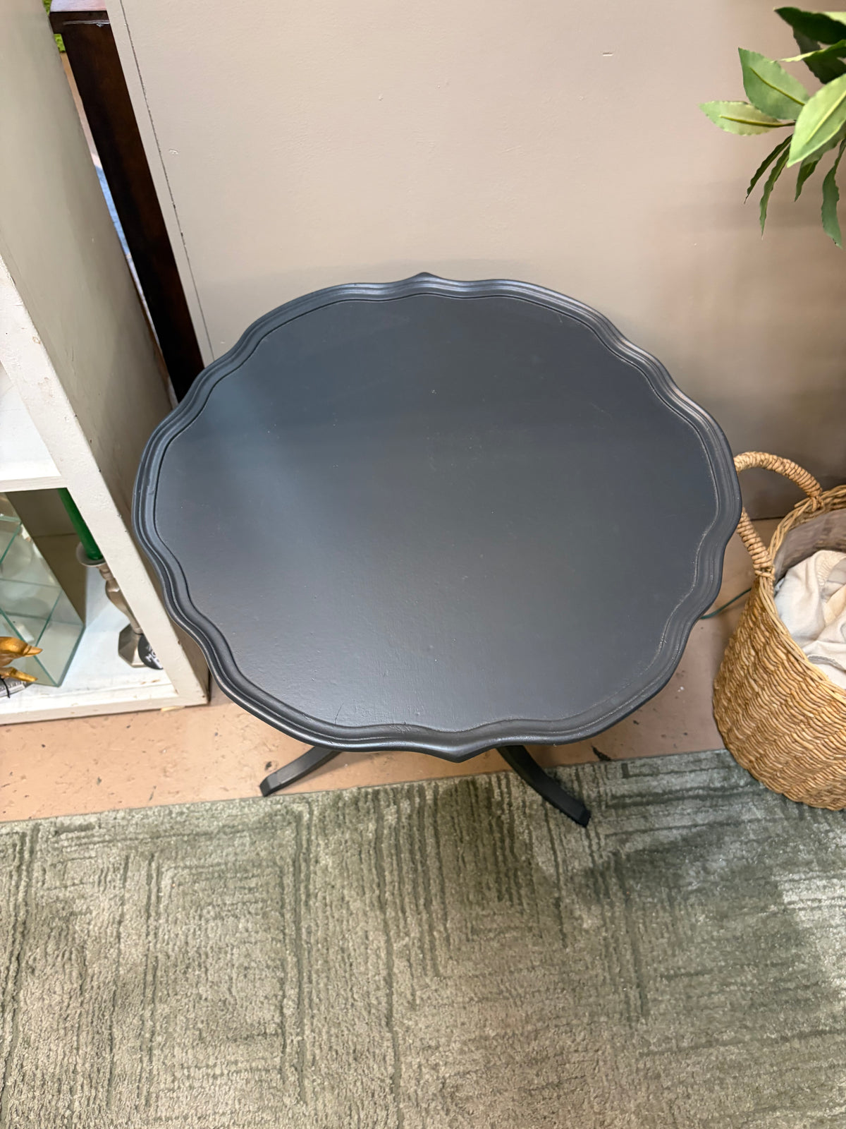 Soft black Scallopped Side Table