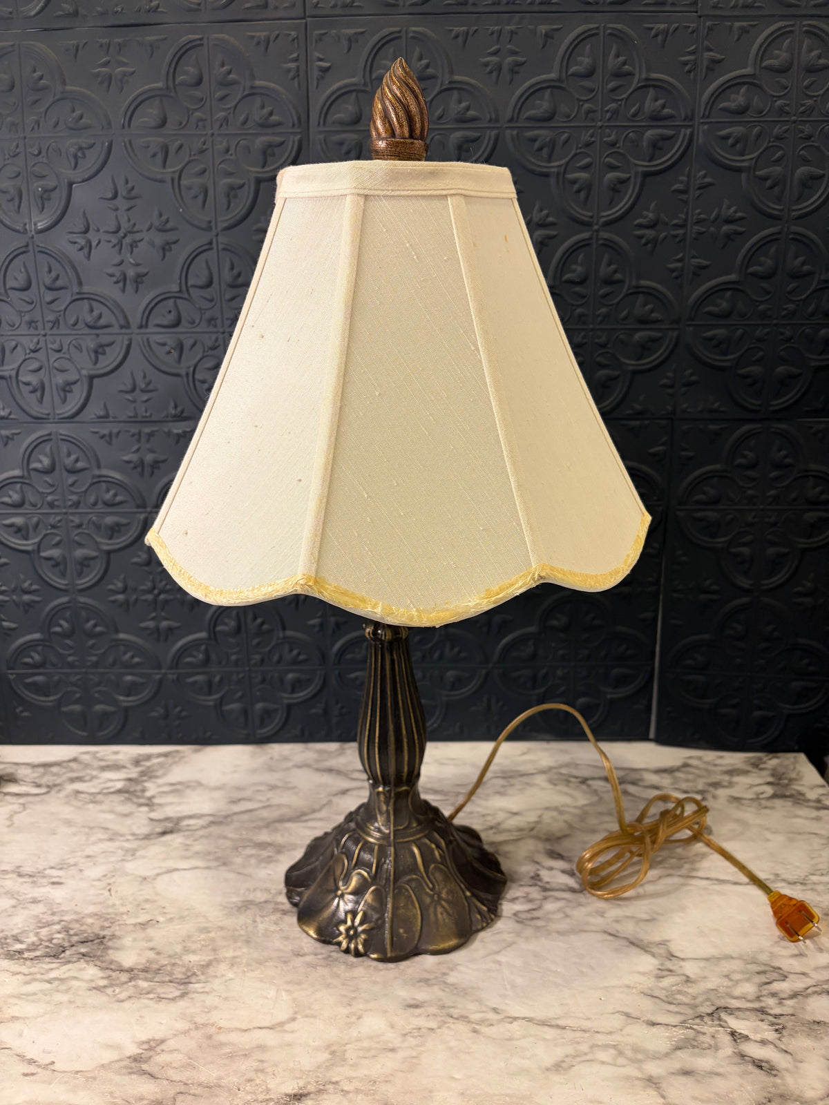 20" Table Lamp with Antique Bronze Stem
