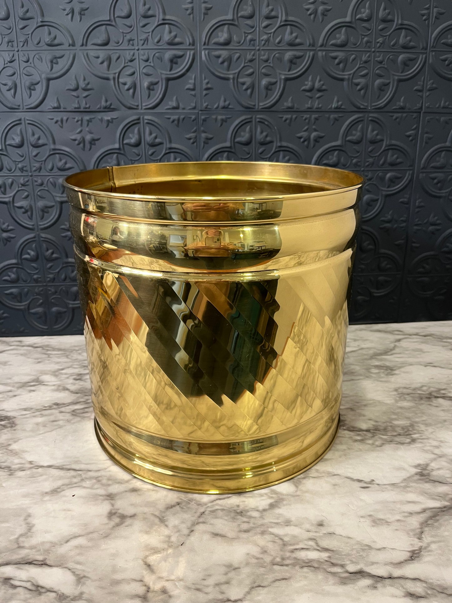 Brass planter 10"