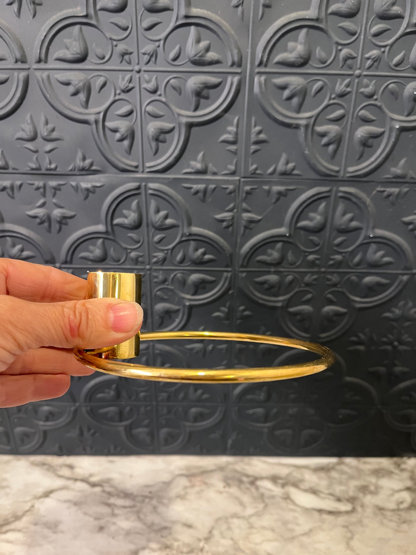 Metal Ring Candle Holder