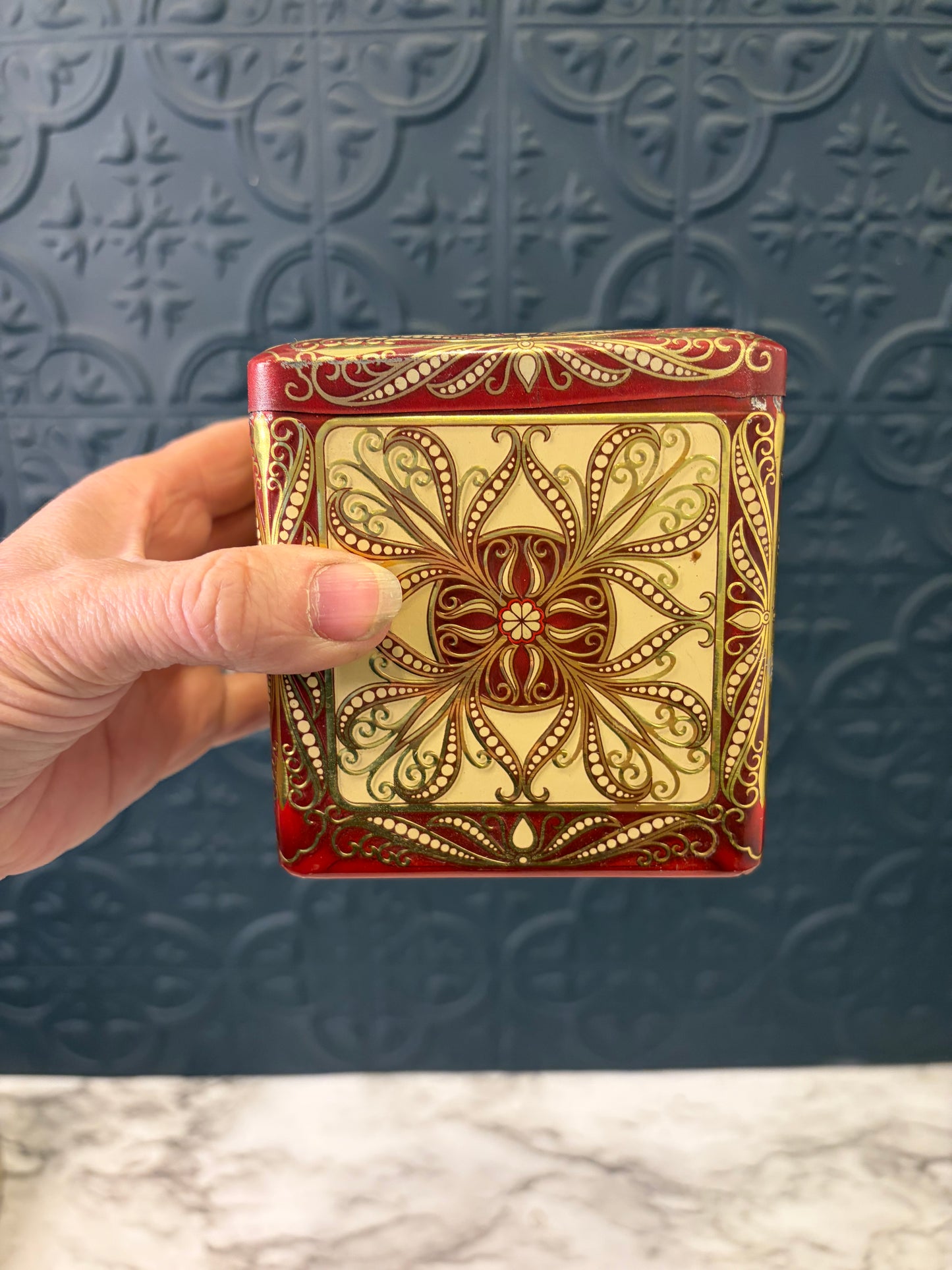 Cubed Red and Gold Tea Tin
