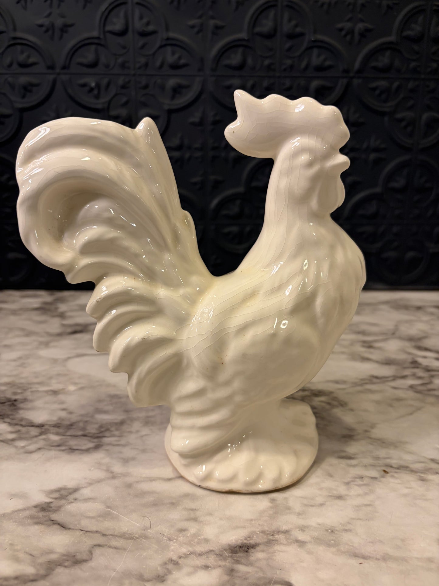 Cream Crackle Rooster with Chip