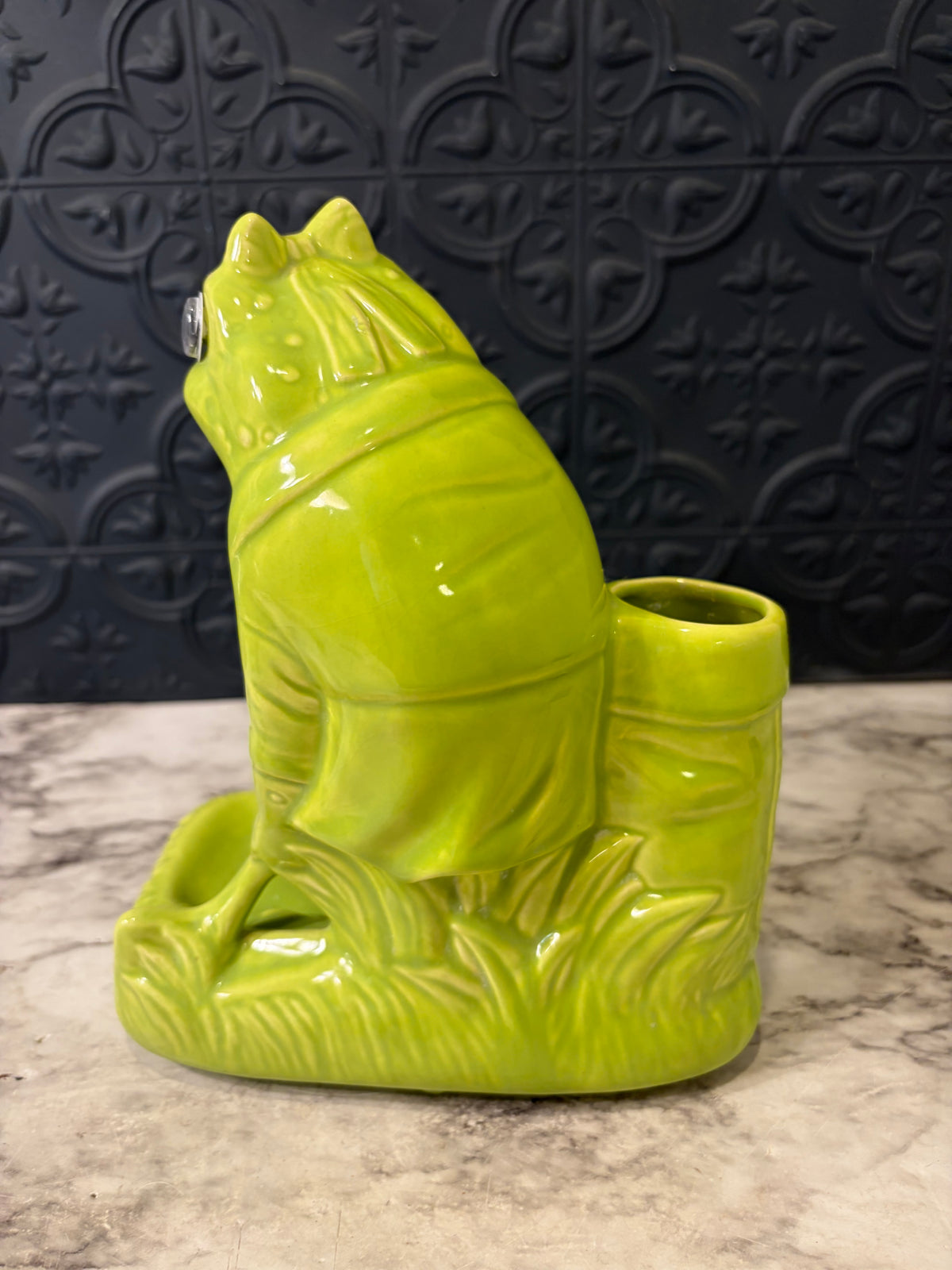 Green Ceramic Frog Golfer