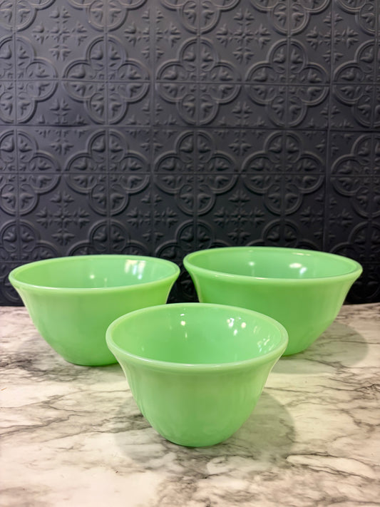 McKee Jadeite Uranium Nesting Bowls Set of 3