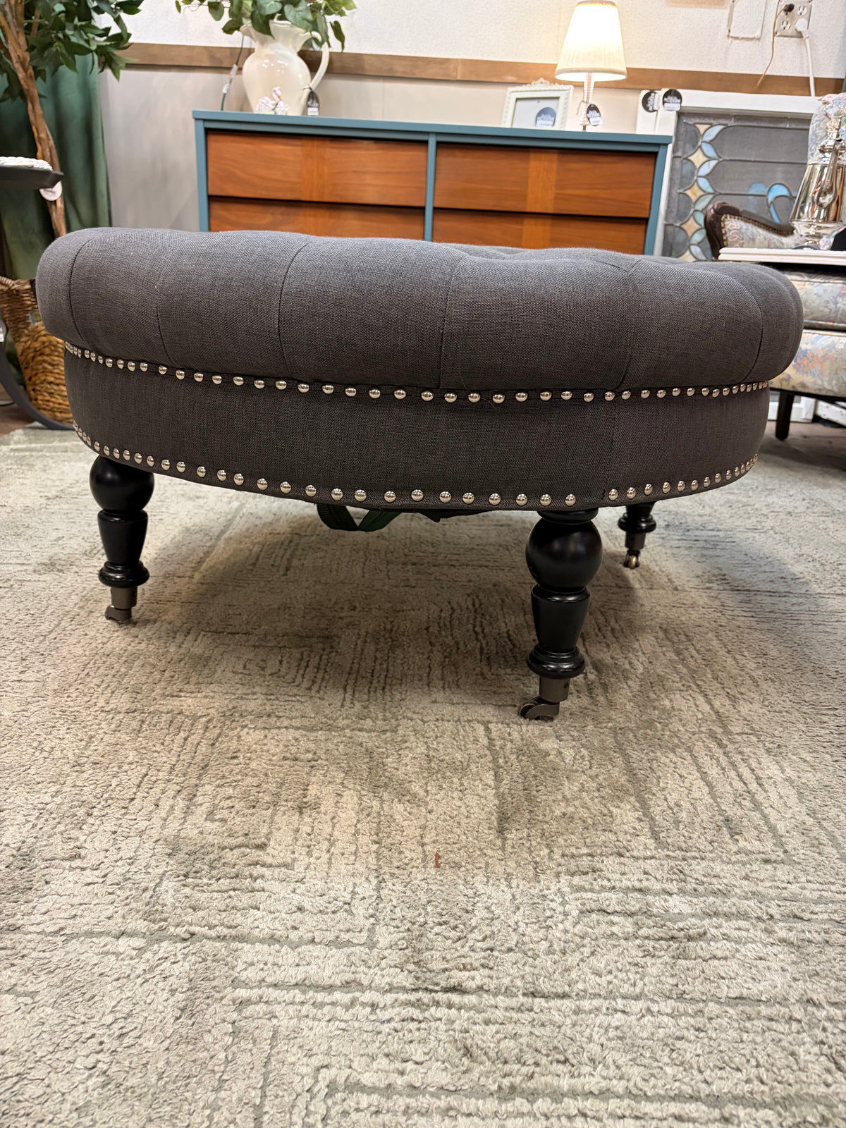 34" Round Tufted Ottoman