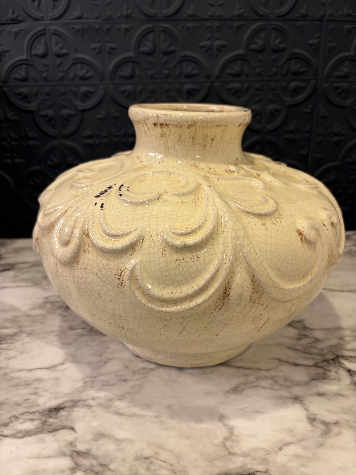 Cream Crackle Wide Vase with Leaf Motif