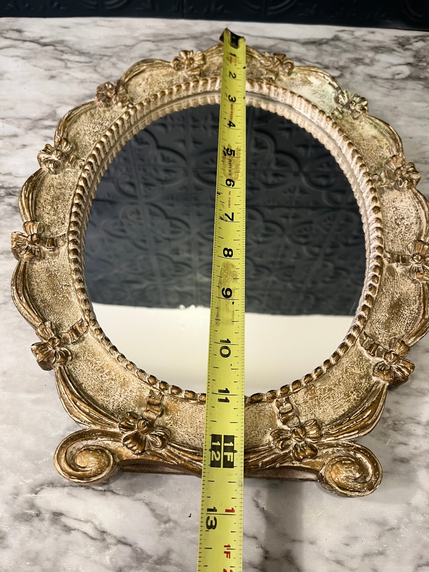 Oval Table top Mirror with Feet