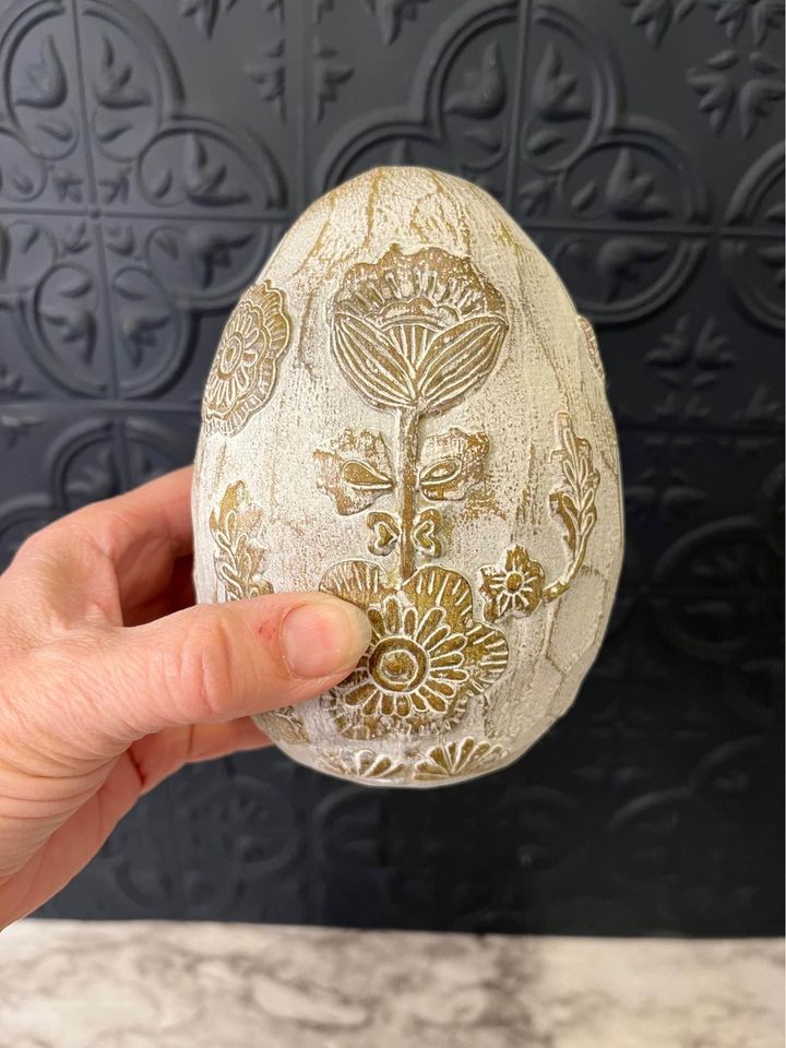 Resin Floral cream Egg decor