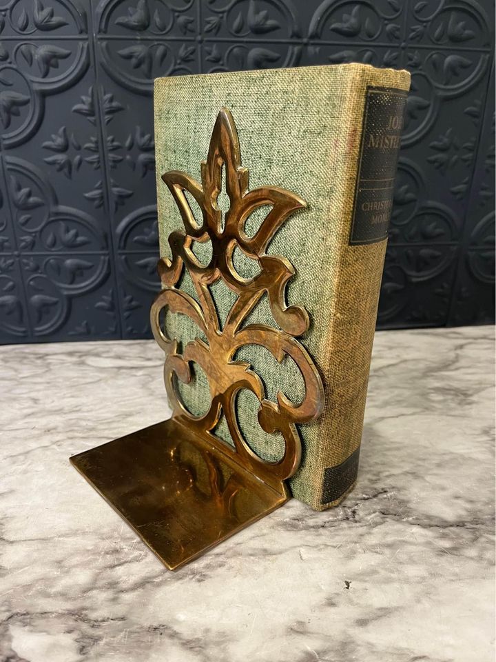 Brass scroll bookend makememoderndecor
