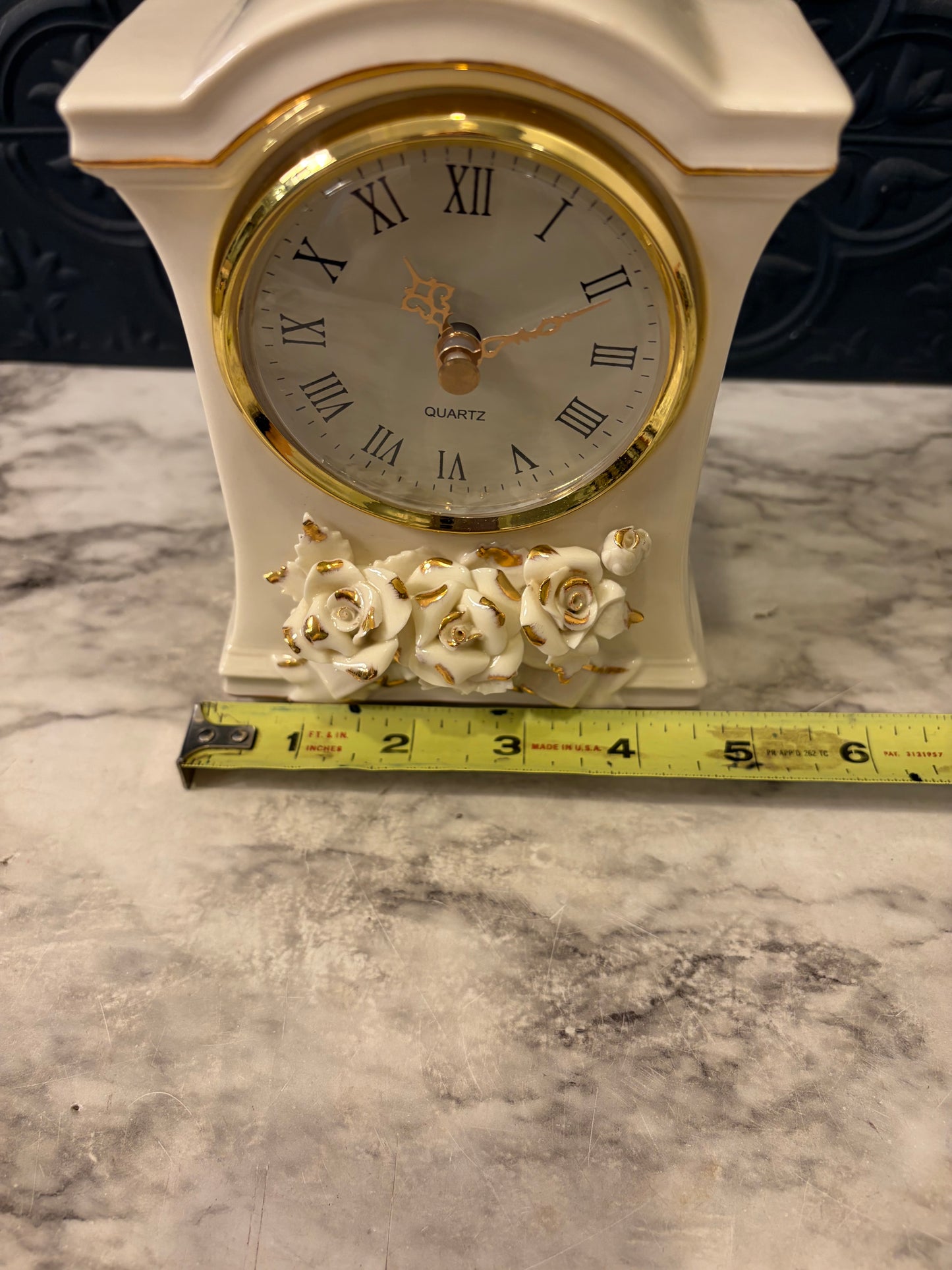 Avon Winter Rose Ivory Quart Clock