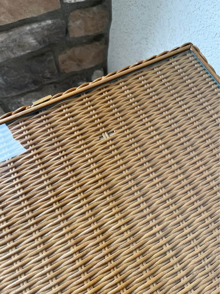 Wicker Table