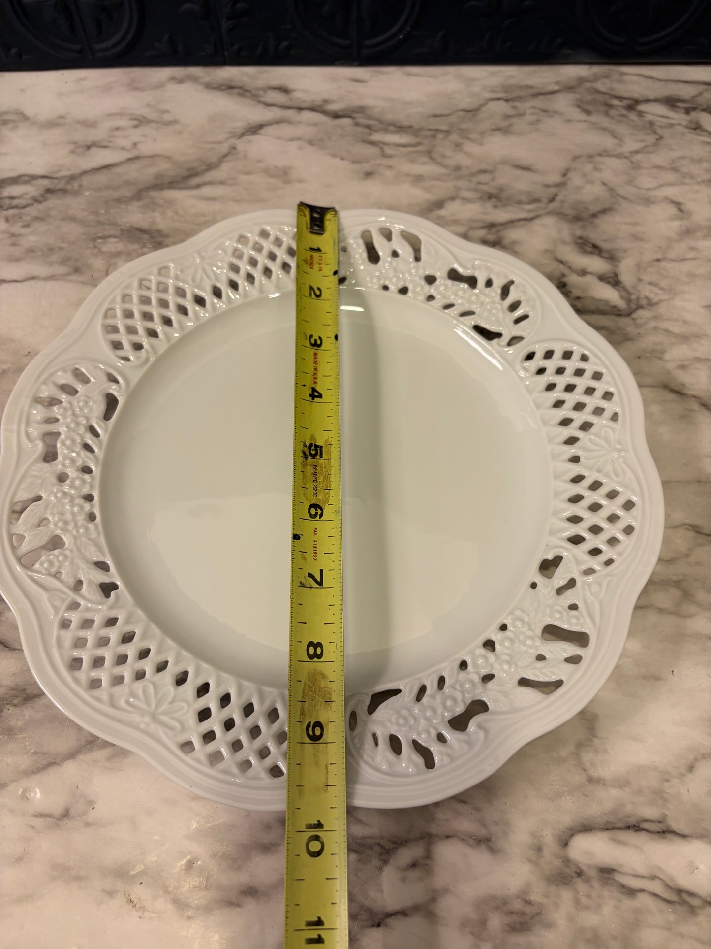 White Lace Edge Plate 10"