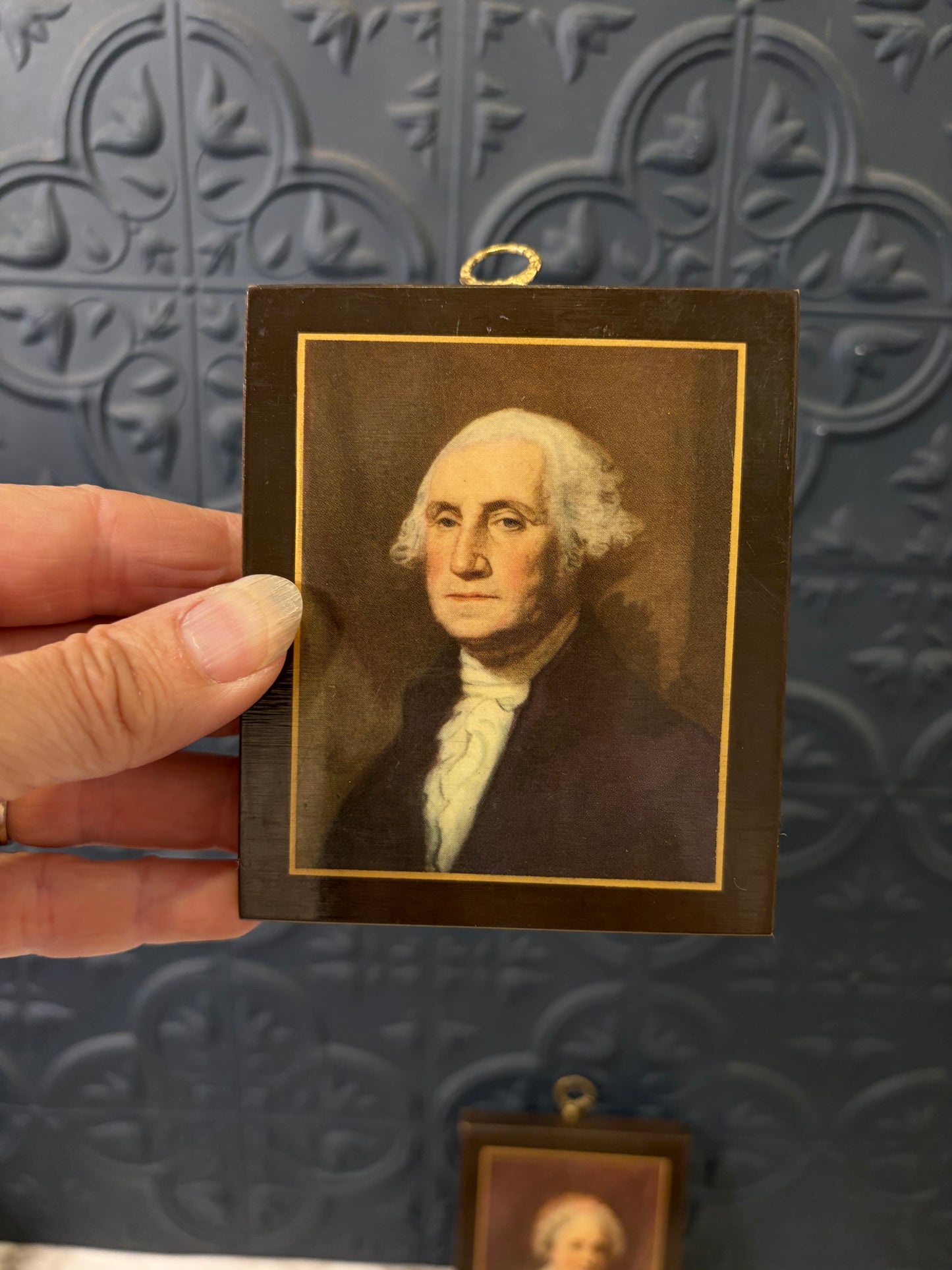 George and Martha Washington Small Wood hangings