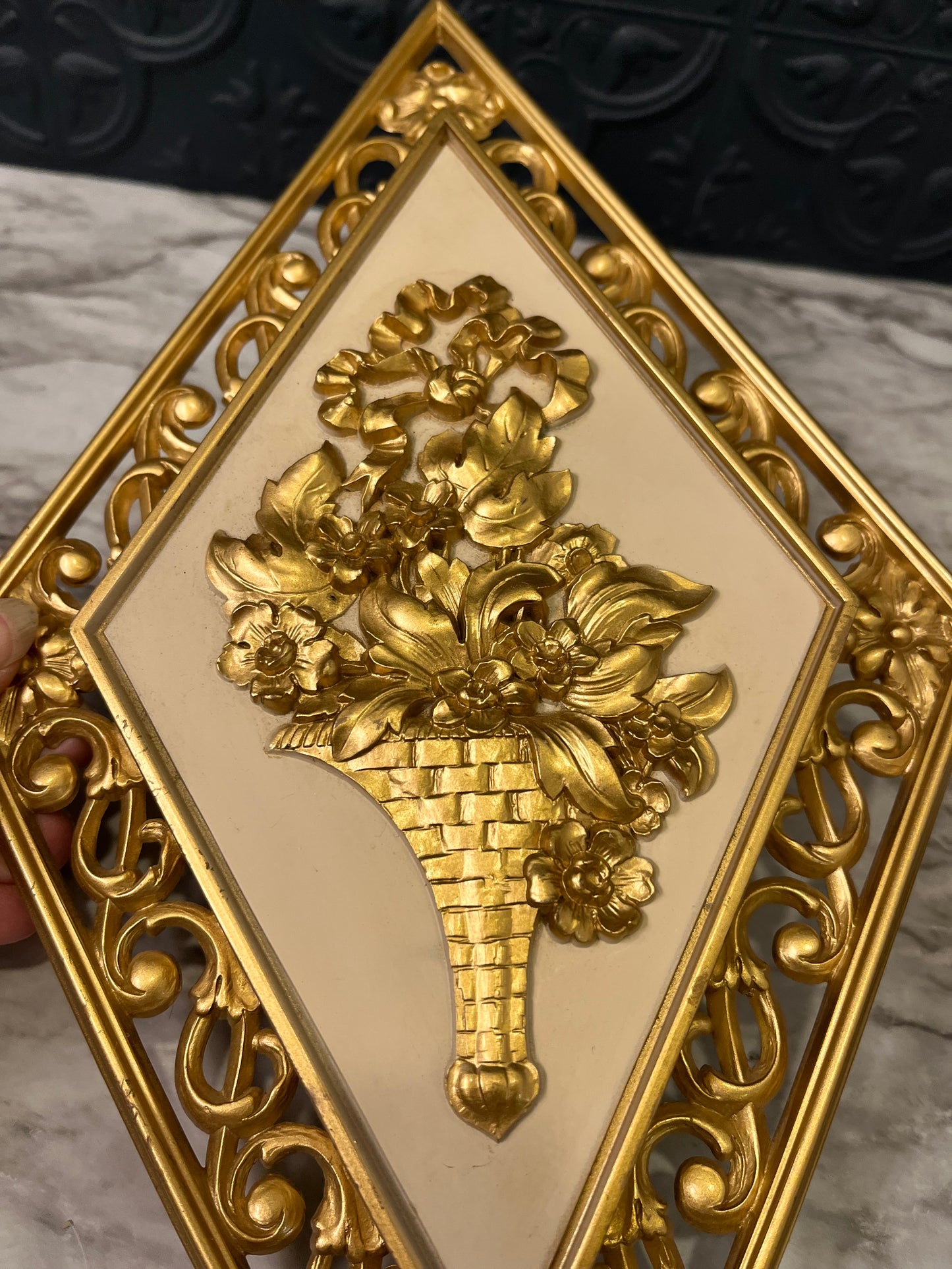 Syroco Diamond Shape Flower Basket