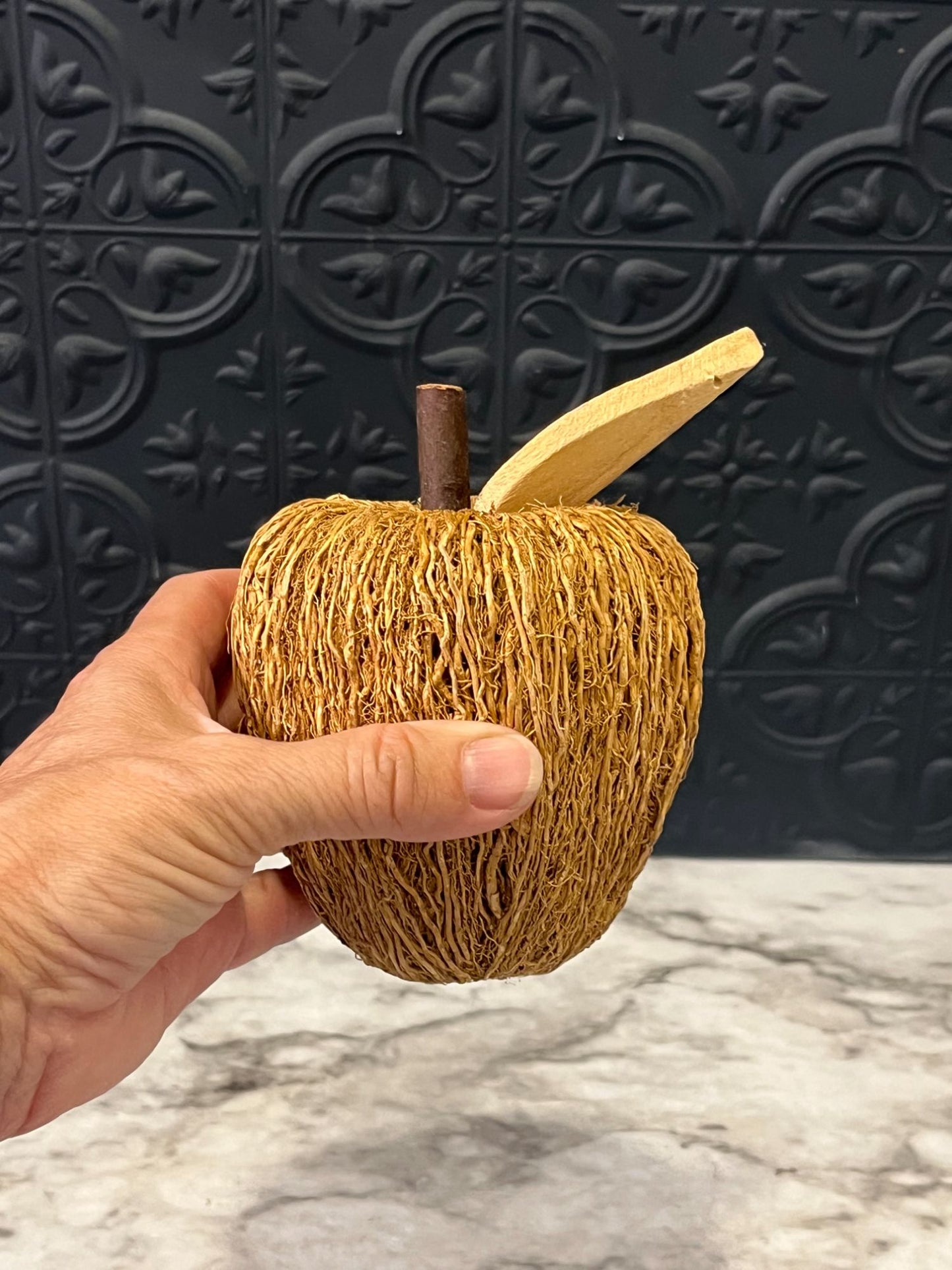 Straw Apple